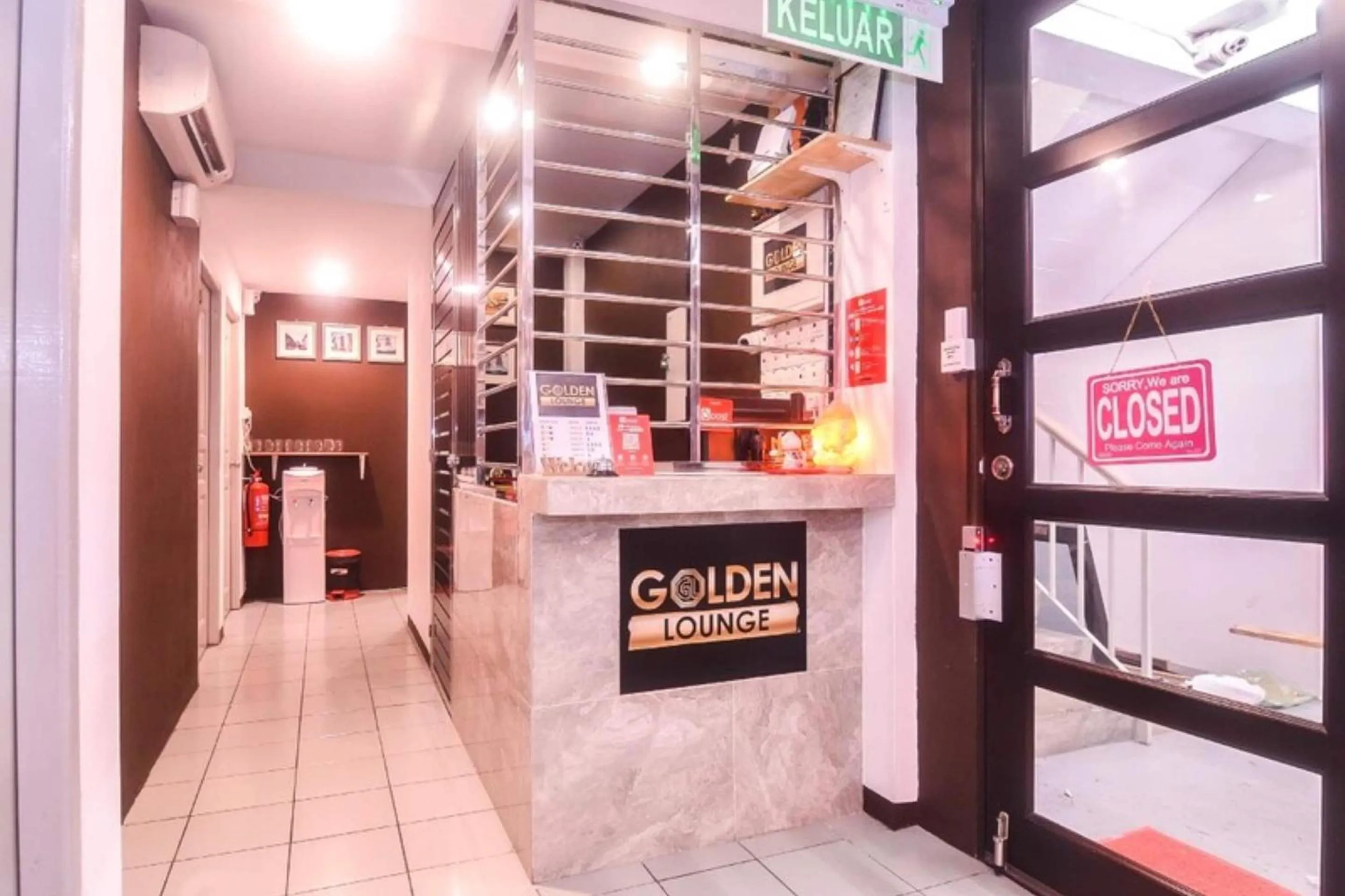 Lobby or reception in OYO 89465 Golden Lounge