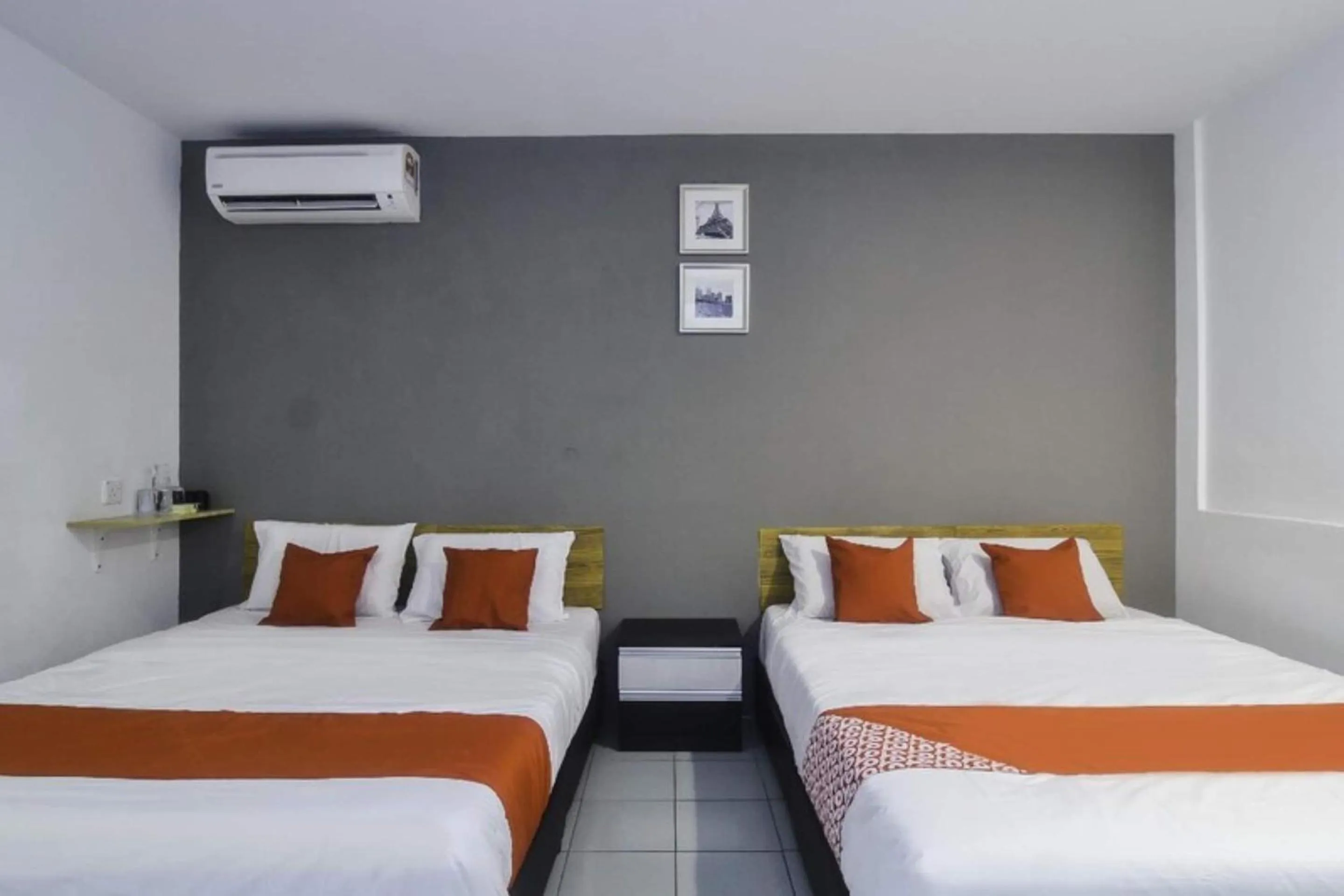 Bedroom in OYO 89465 Golden Lounge