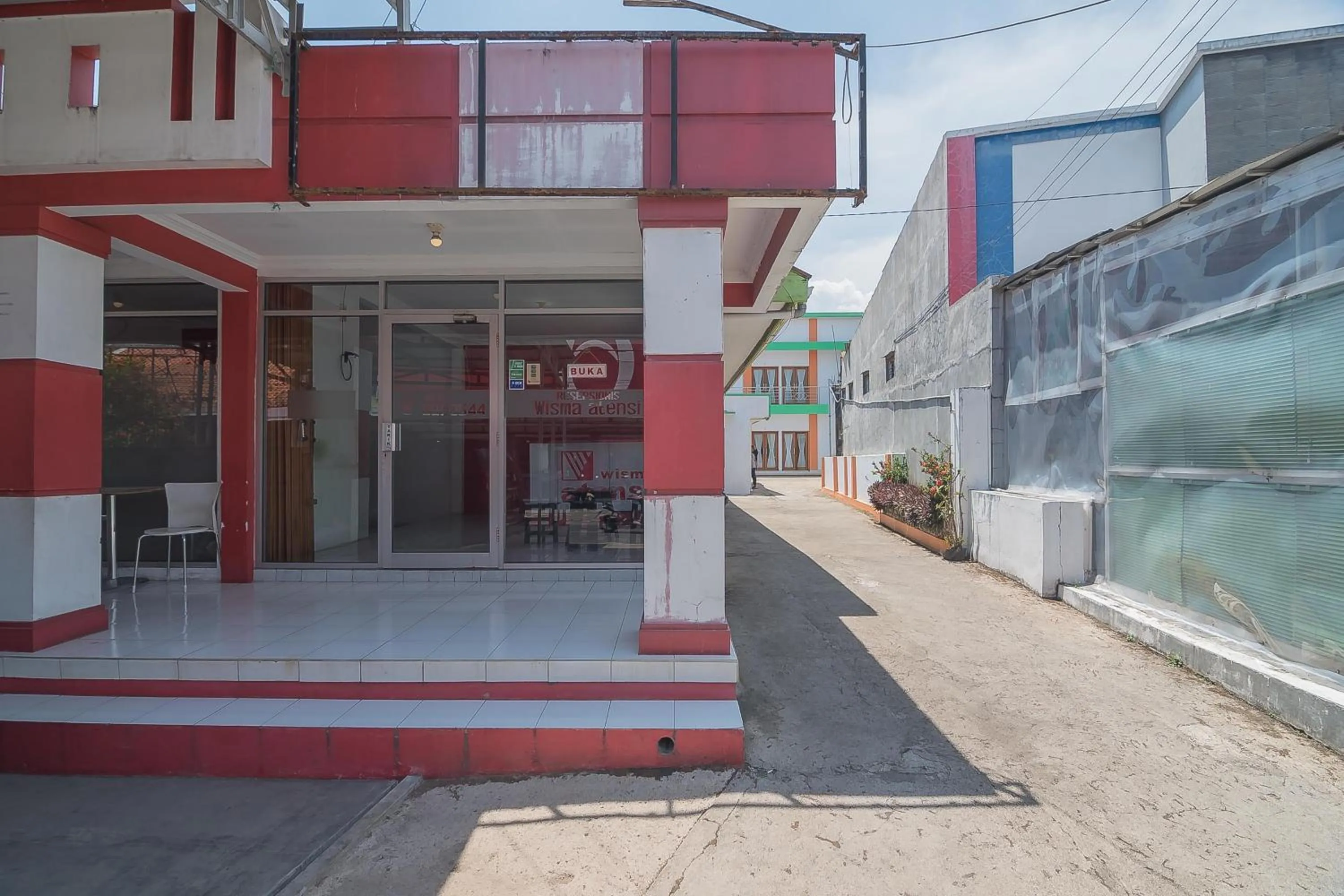 Property logo or sign in RedDoorz Plus near Alun Alun Kuningan