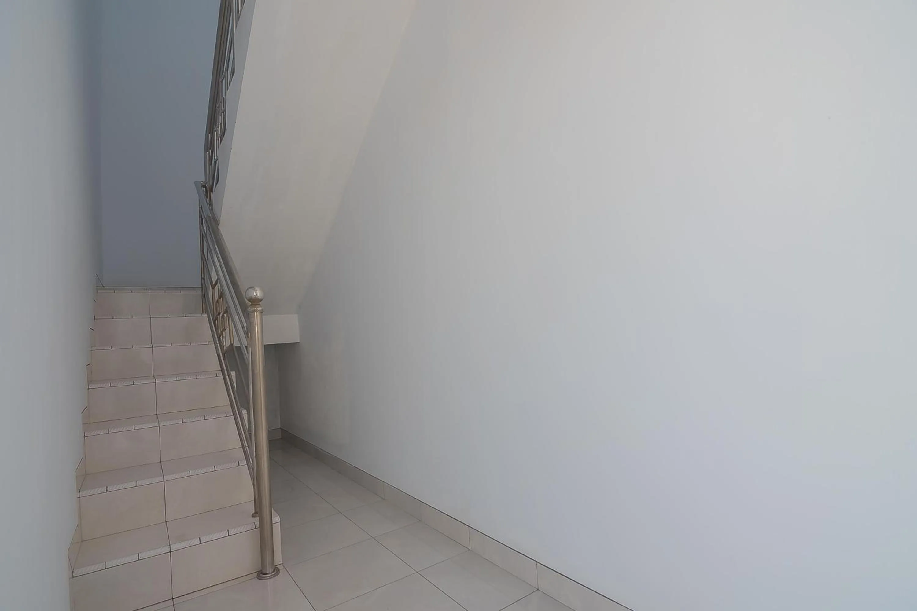 RedDoorz Plus near Alun Alun Kuningan