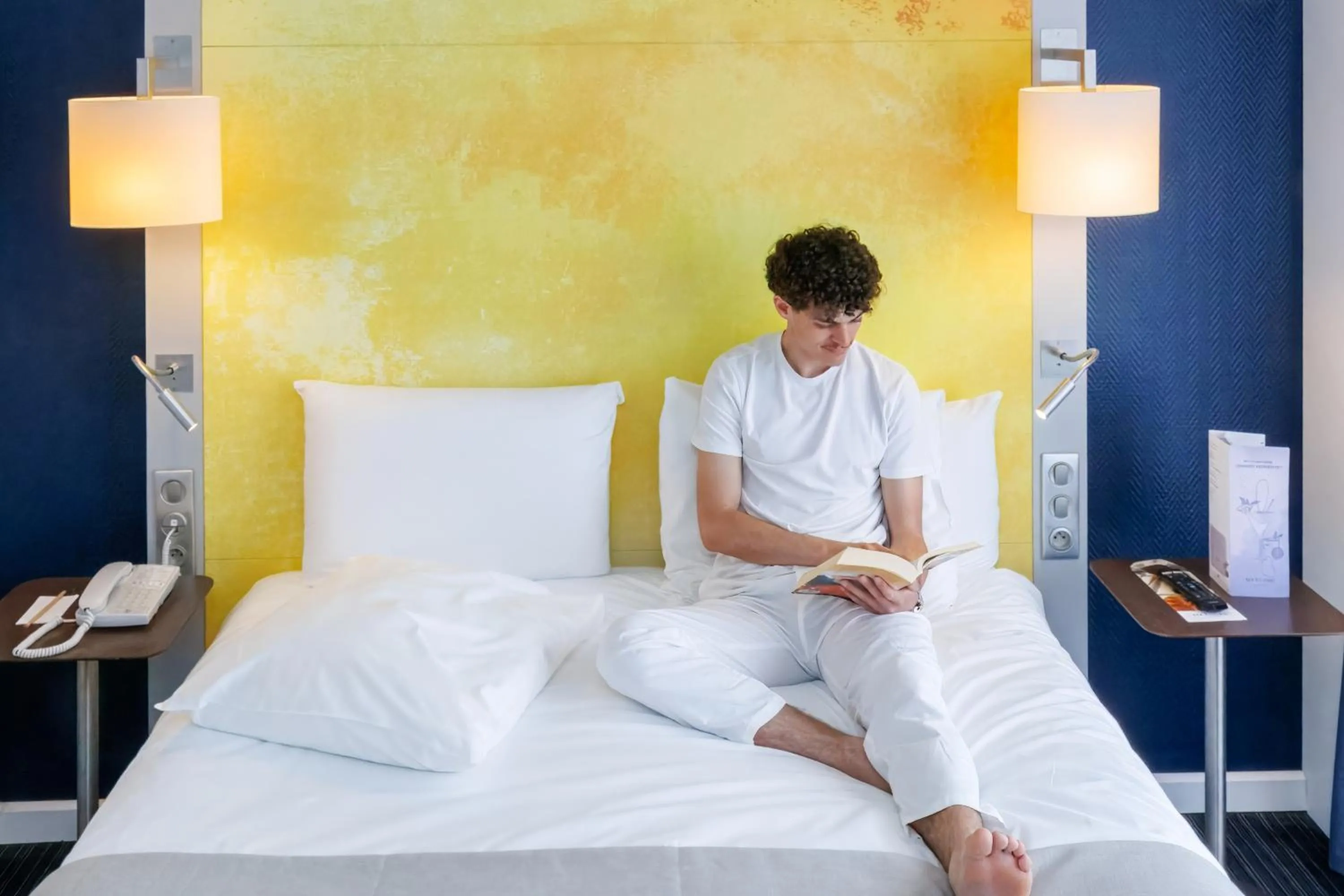 Bedroom, Bed in Mercure Rouen Centre Cathédrale