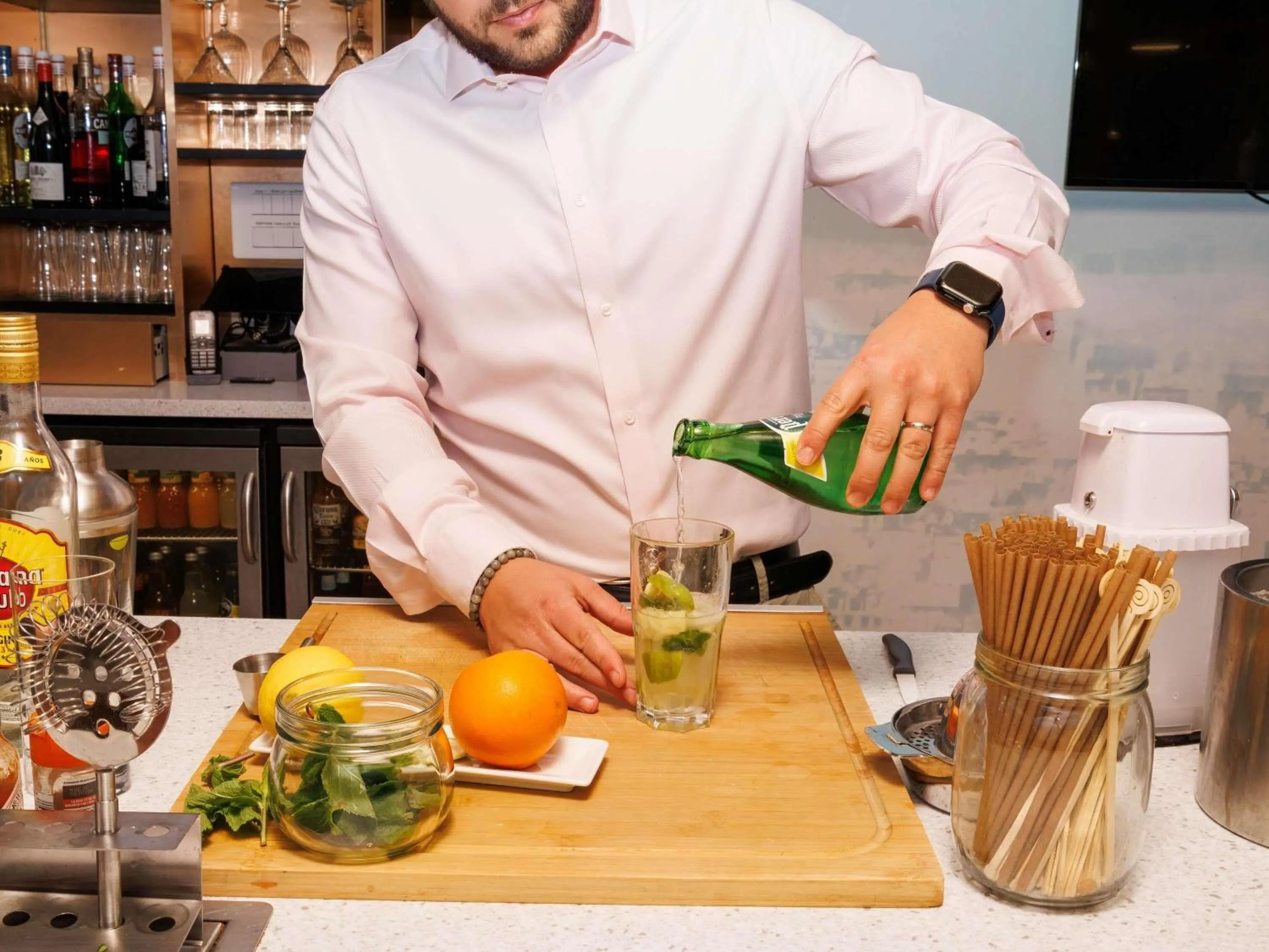 Lounge or bar in Mercure Rouen Centre Cathédrale