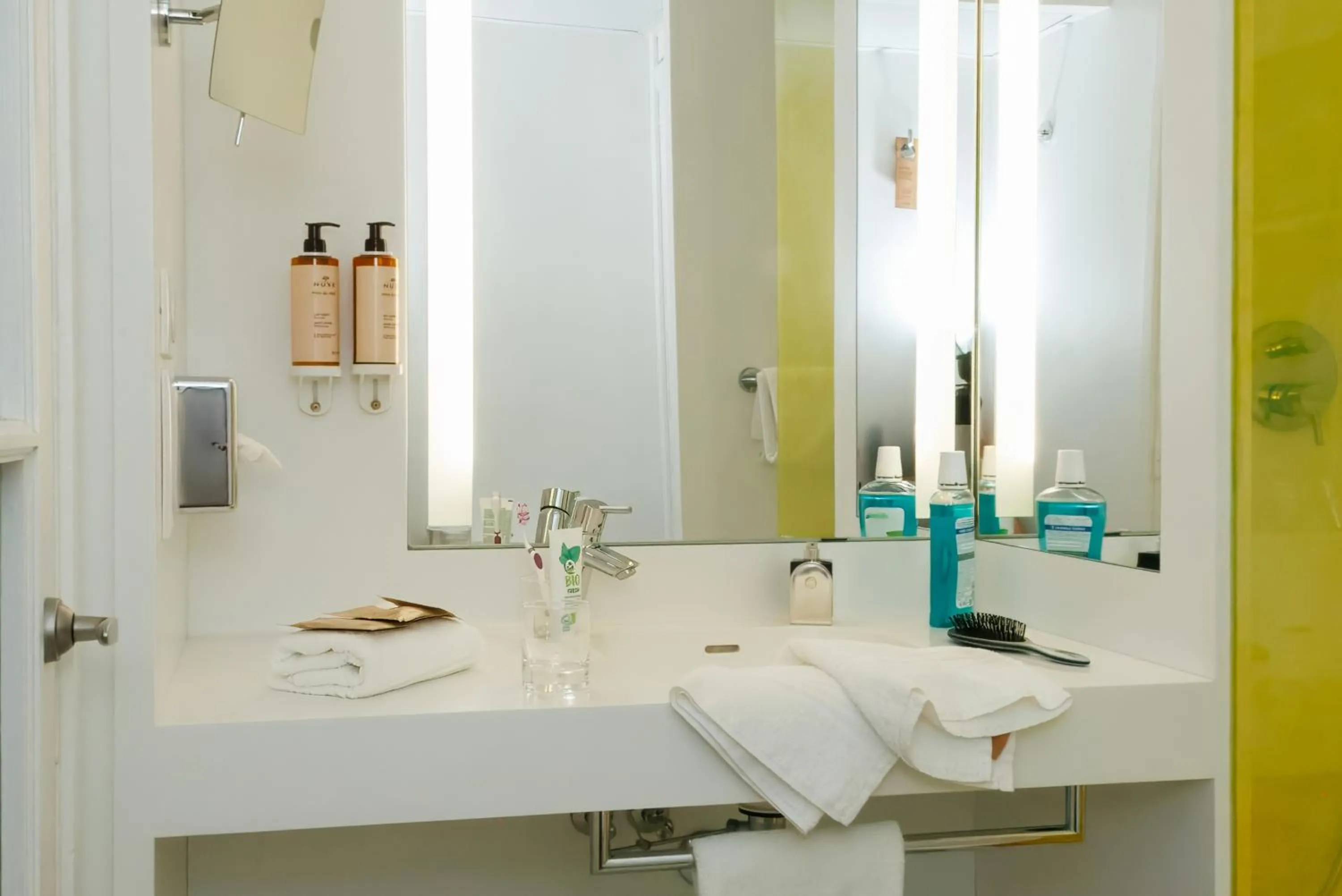 Bathroom in Mercure Rouen Centre Cathédrale