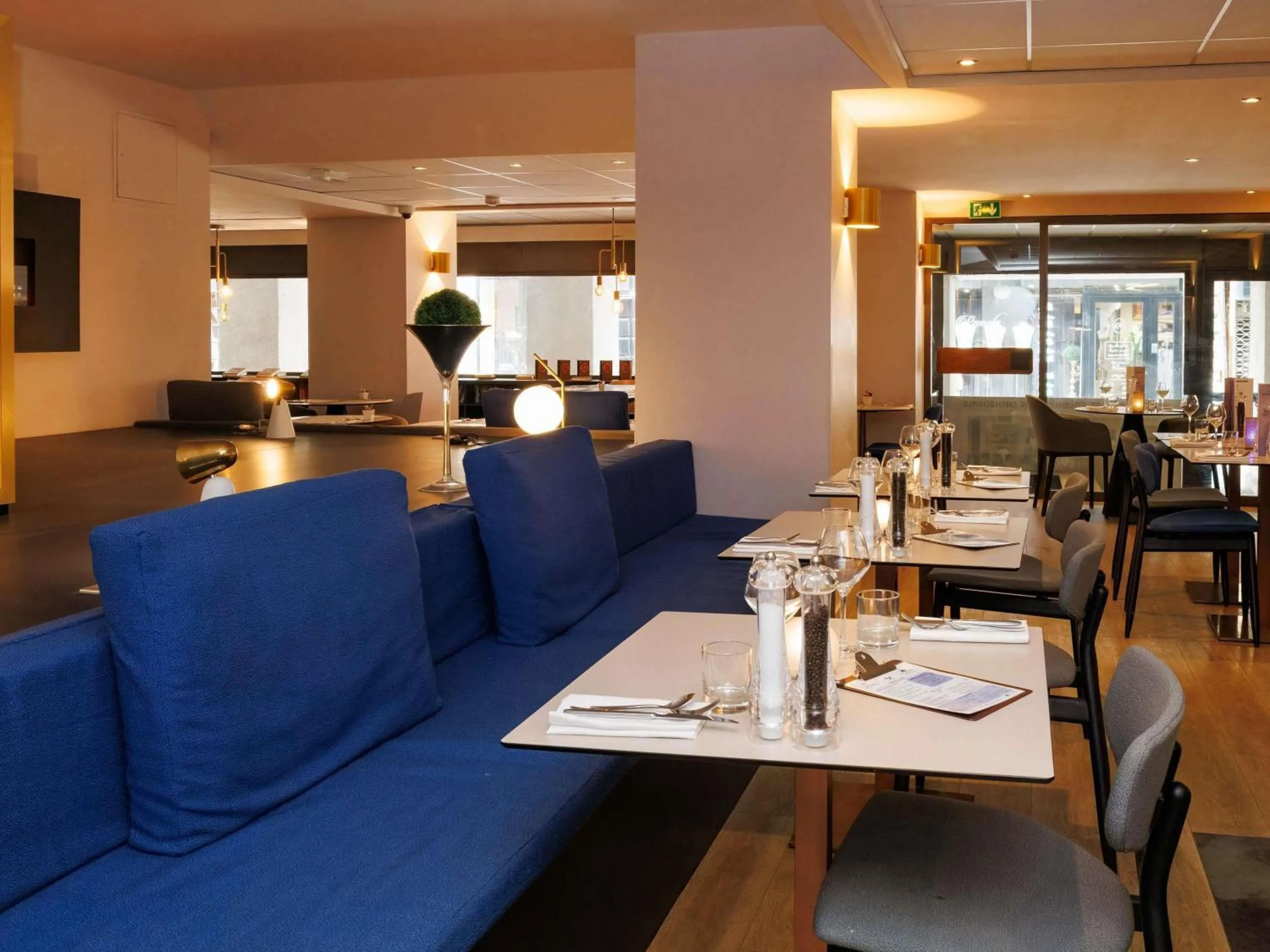 Restaurant/places to eat in Mercure Rouen Centre Cathédrale