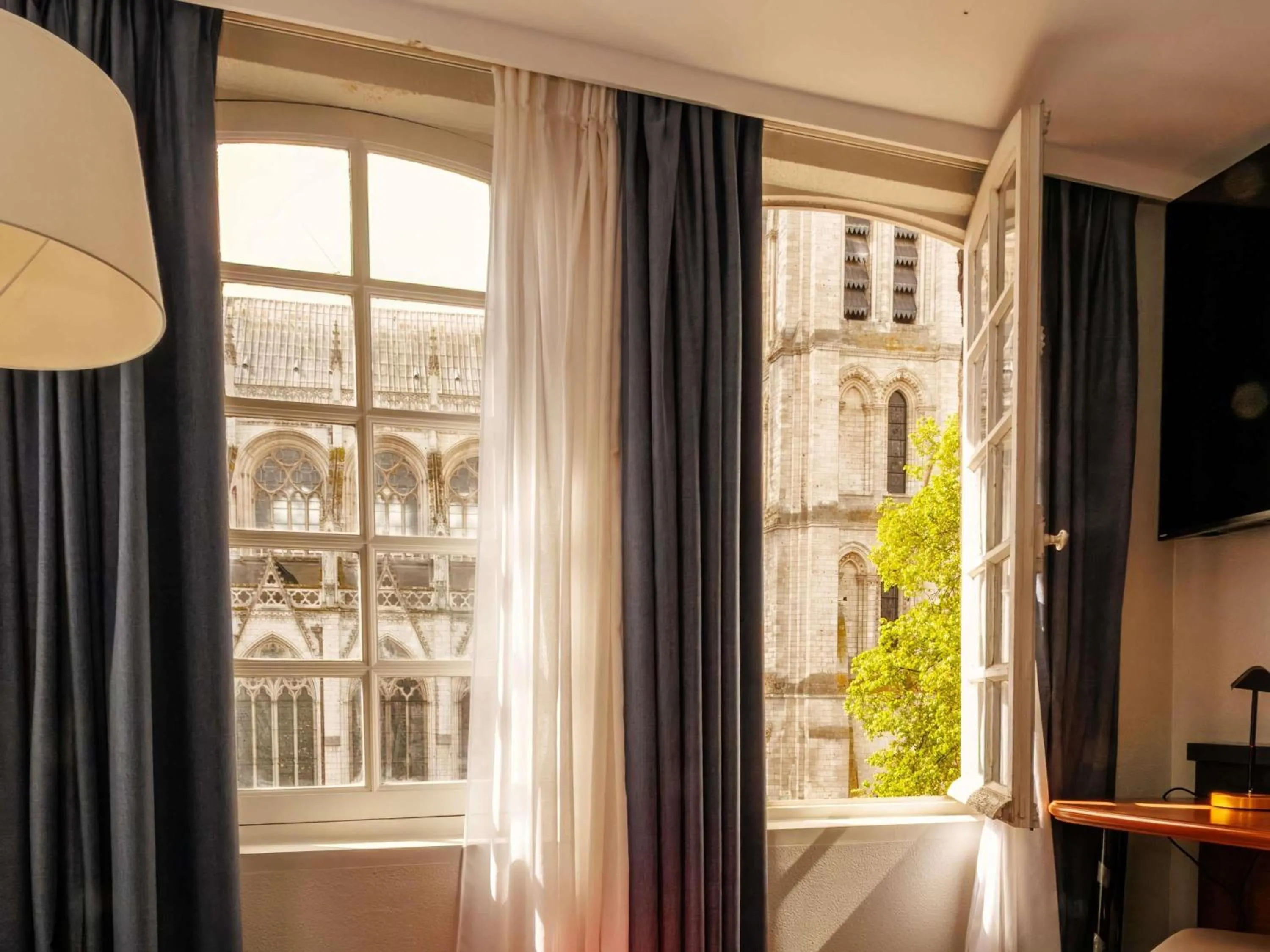 Photo of the whole room in Mercure Rouen Centre Cathédrale