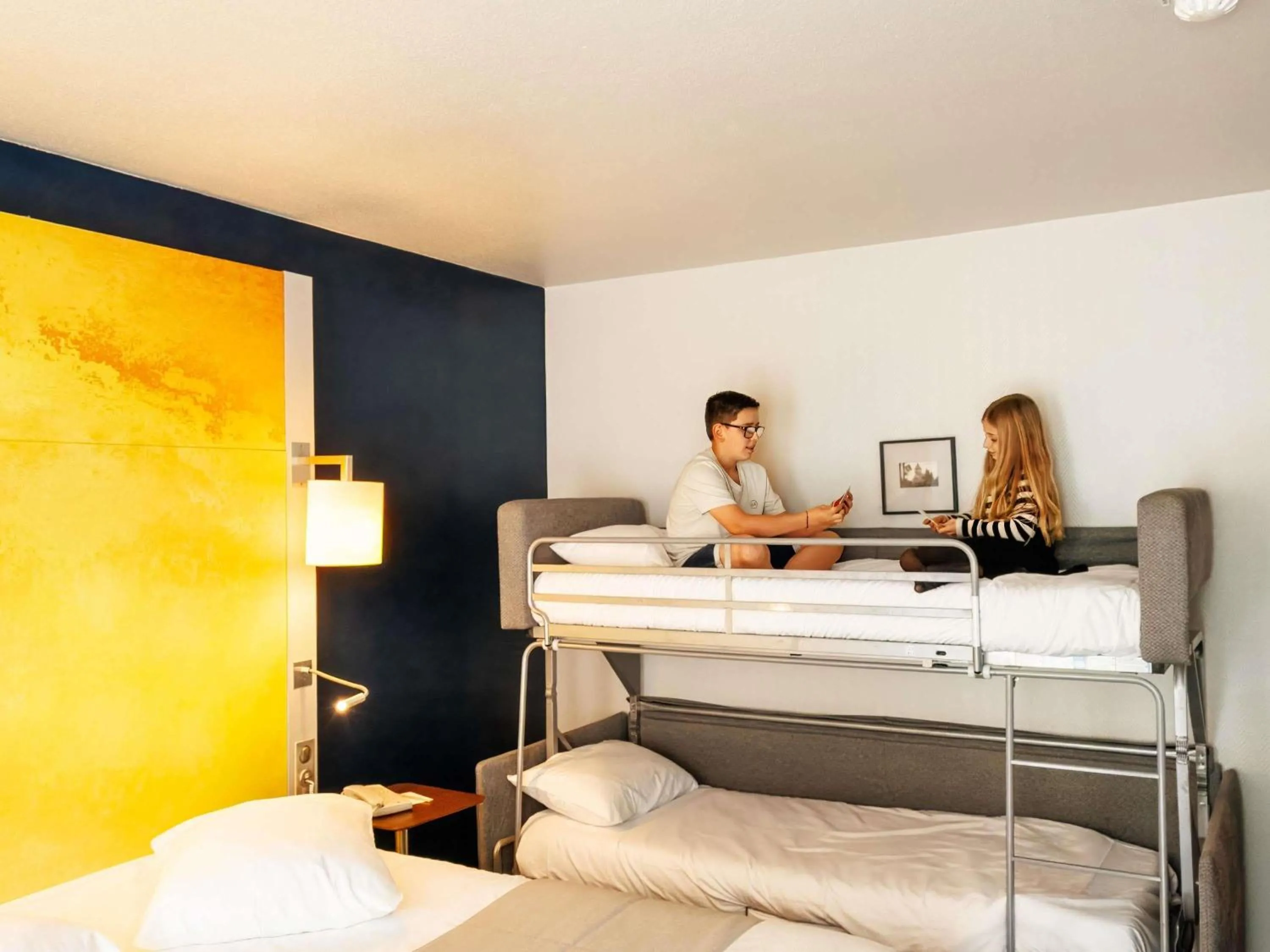 Bedroom, Bed in Mercure Rouen Centre Cathédrale