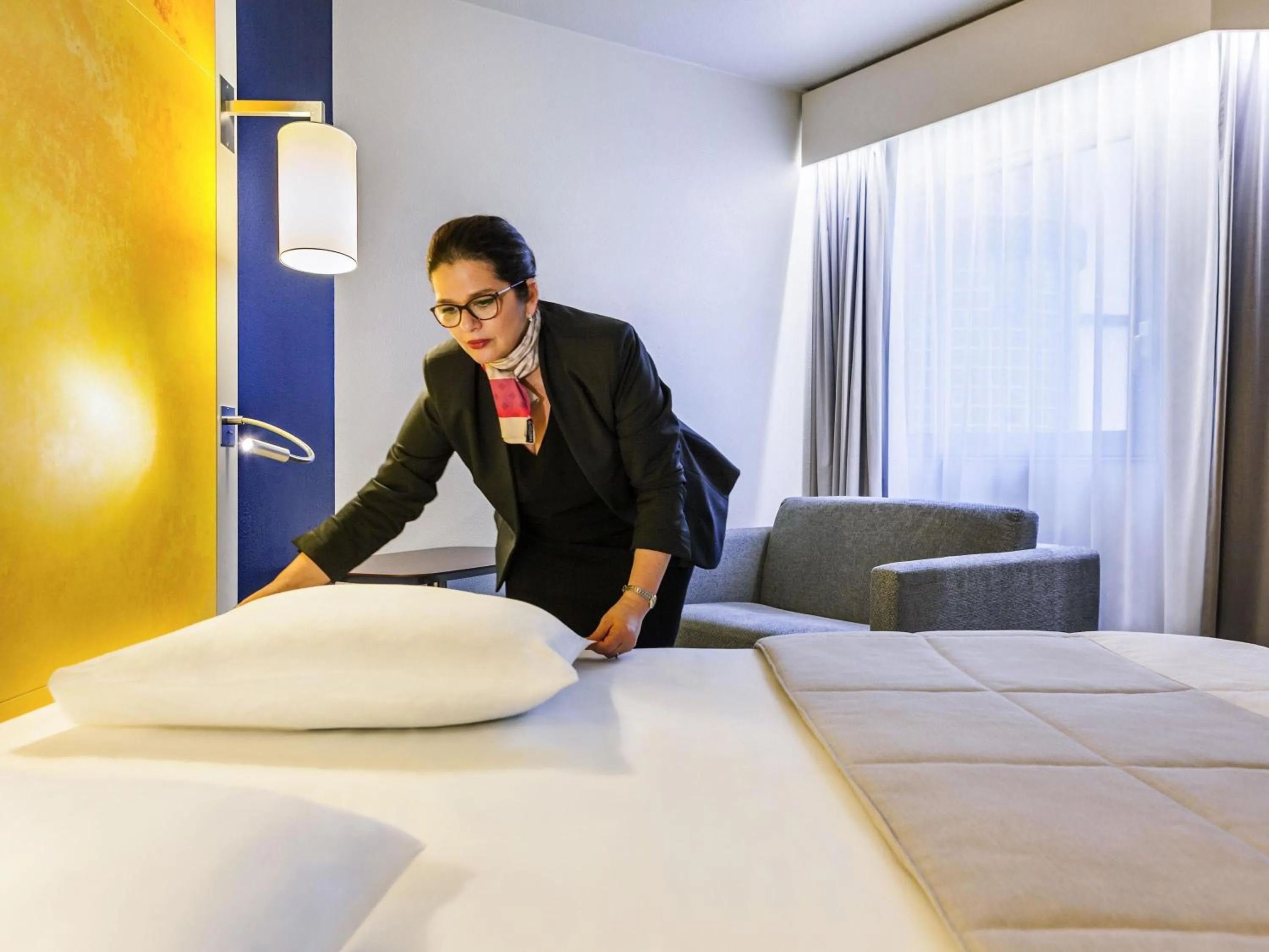 Bedroom, Bed in Mercure Rouen Centre Cathédrale