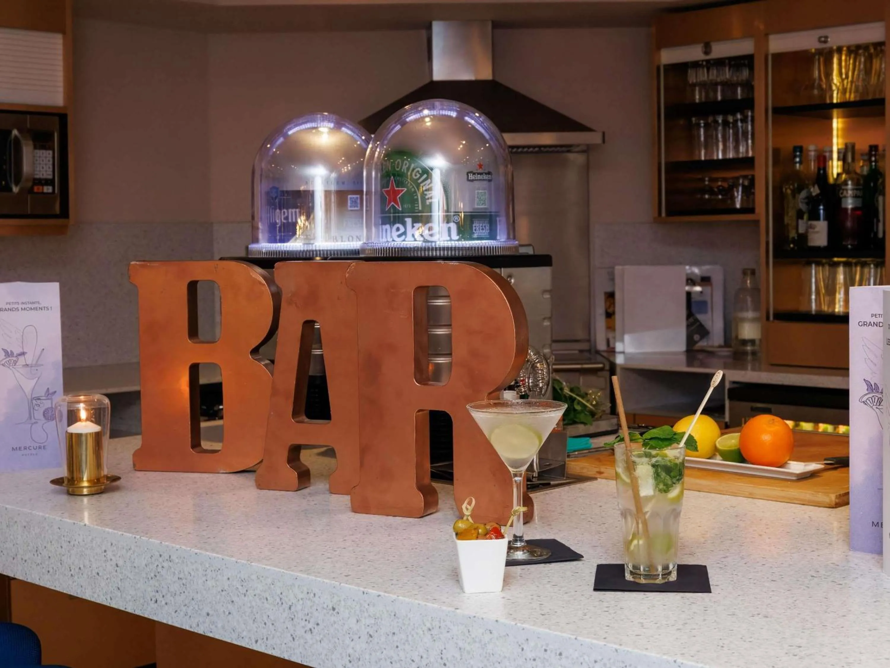 Lounge or bar in Mercure Rouen Centre Cathédrale