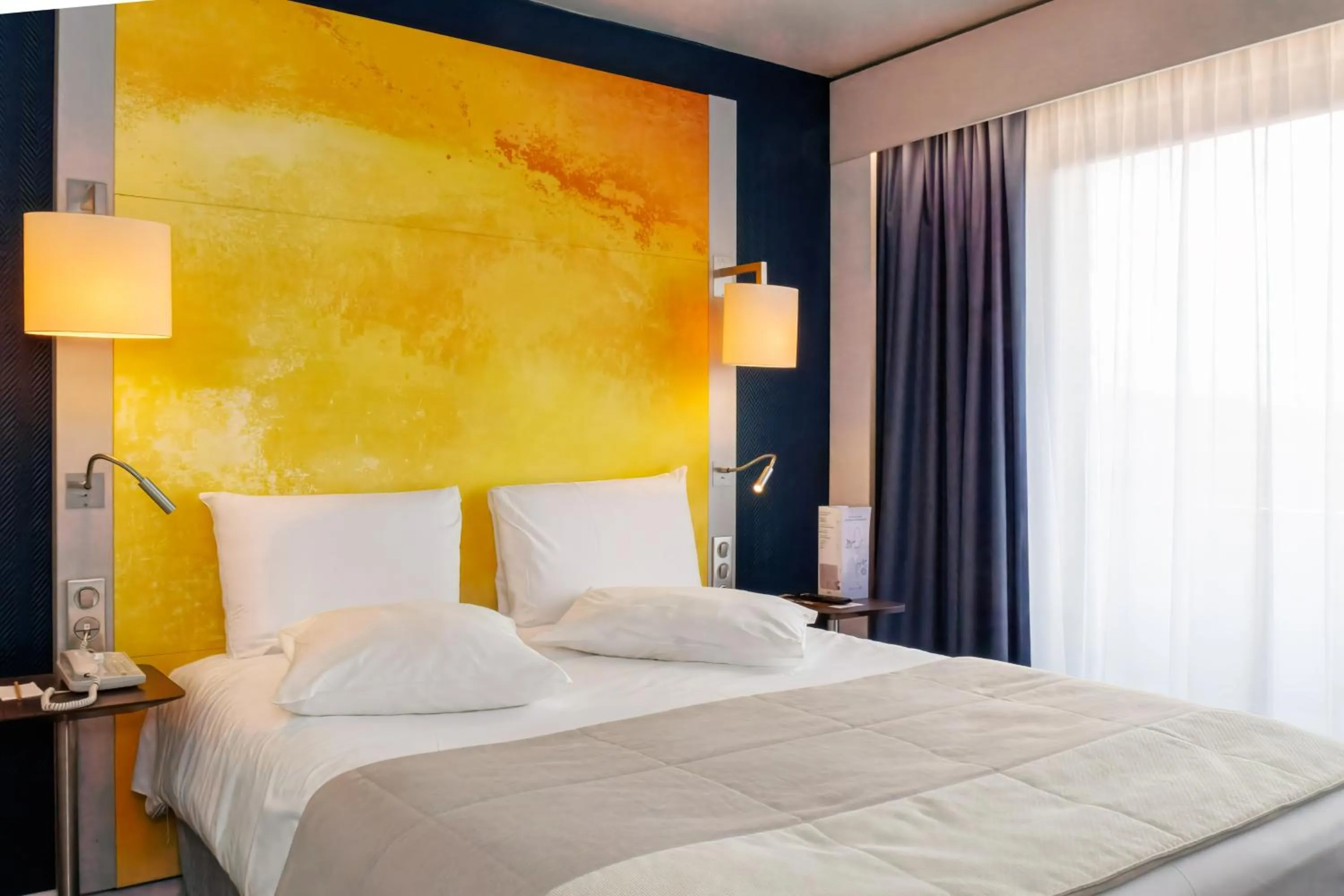 Bedroom, Bed in Mercure Rouen Centre Cathédrale