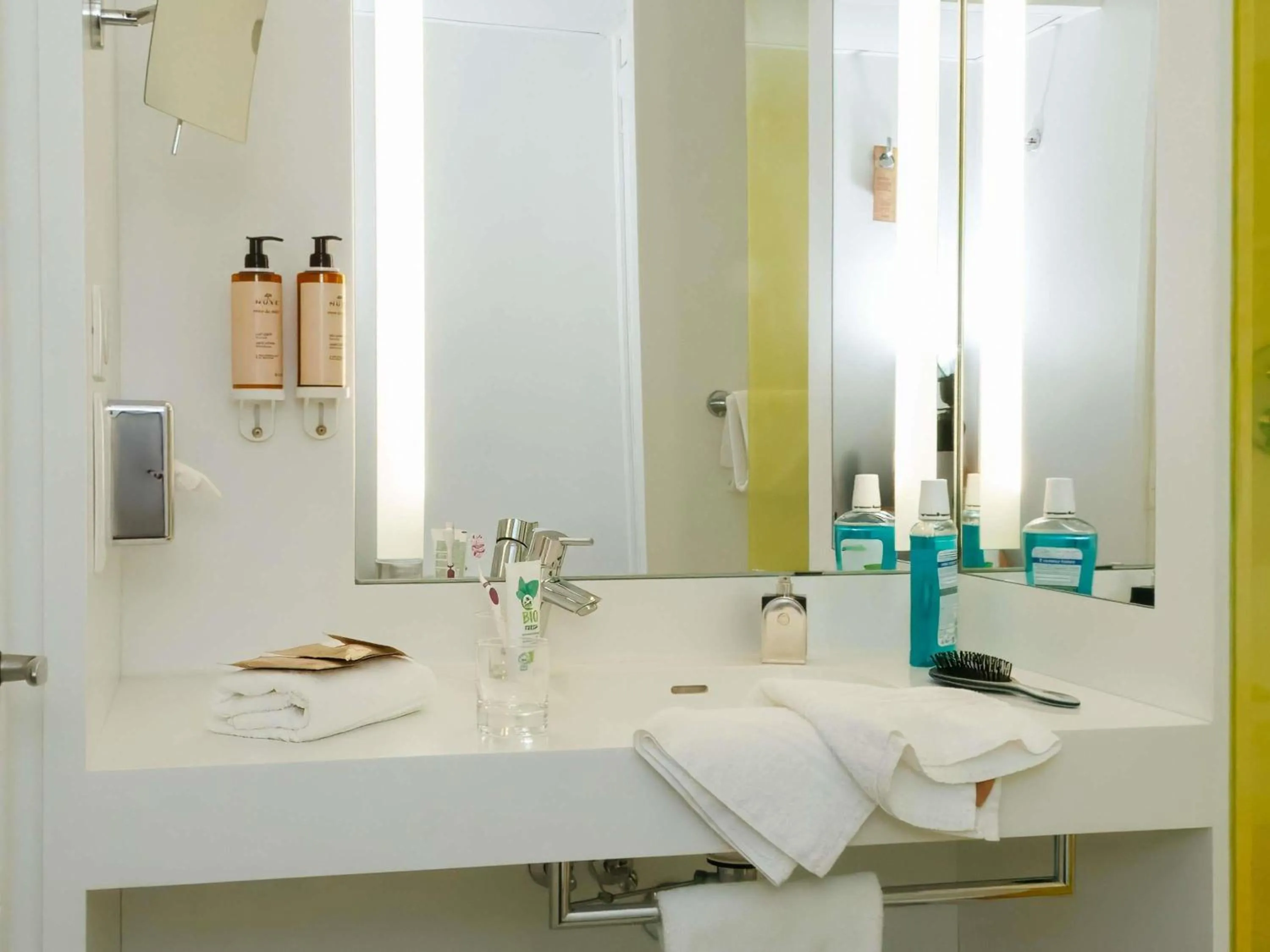 Bedroom in Mercure Rouen Centre Cathédrale