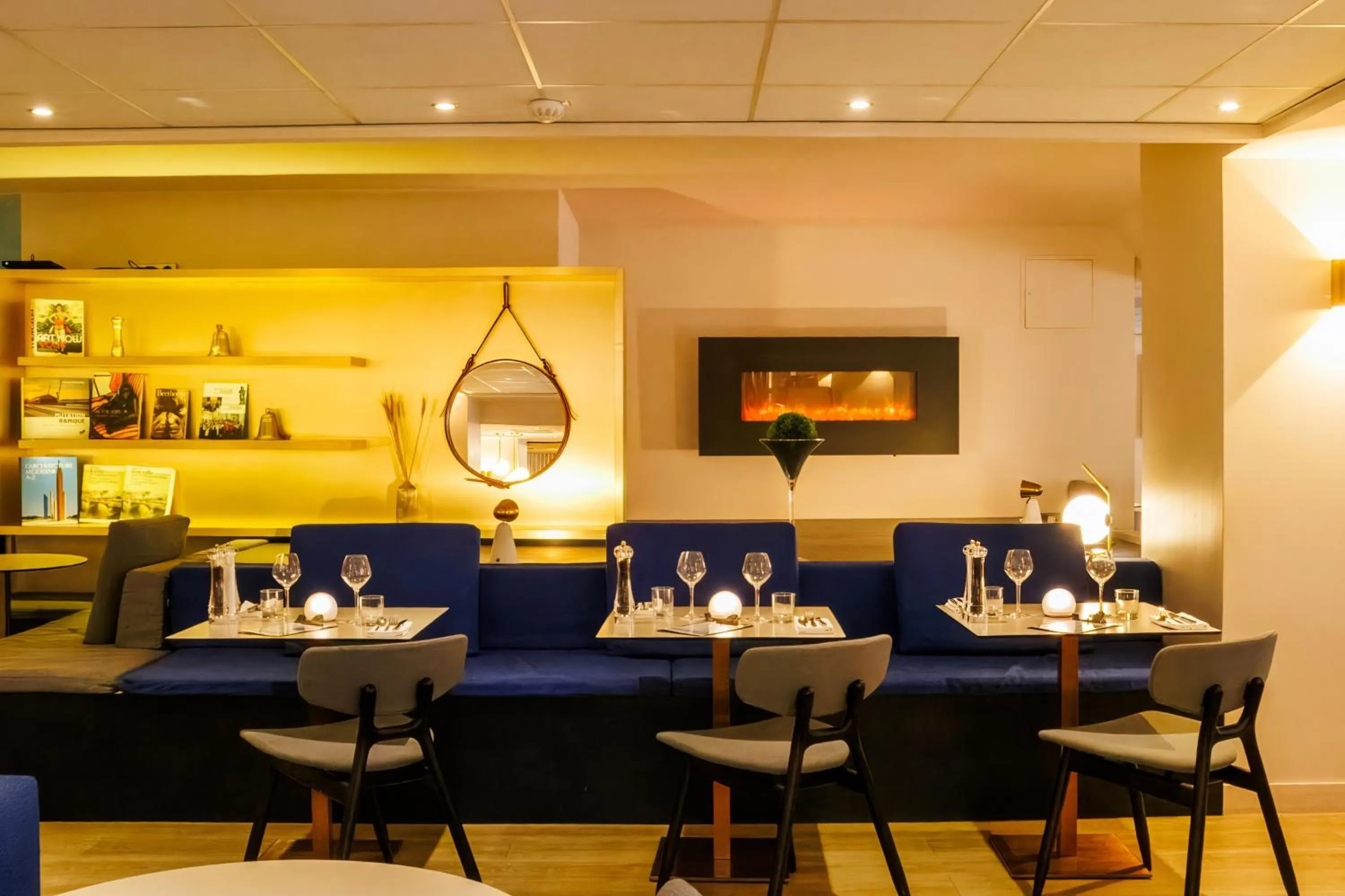 Restaurant/places to eat in Mercure Rouen Centre Cathédrale