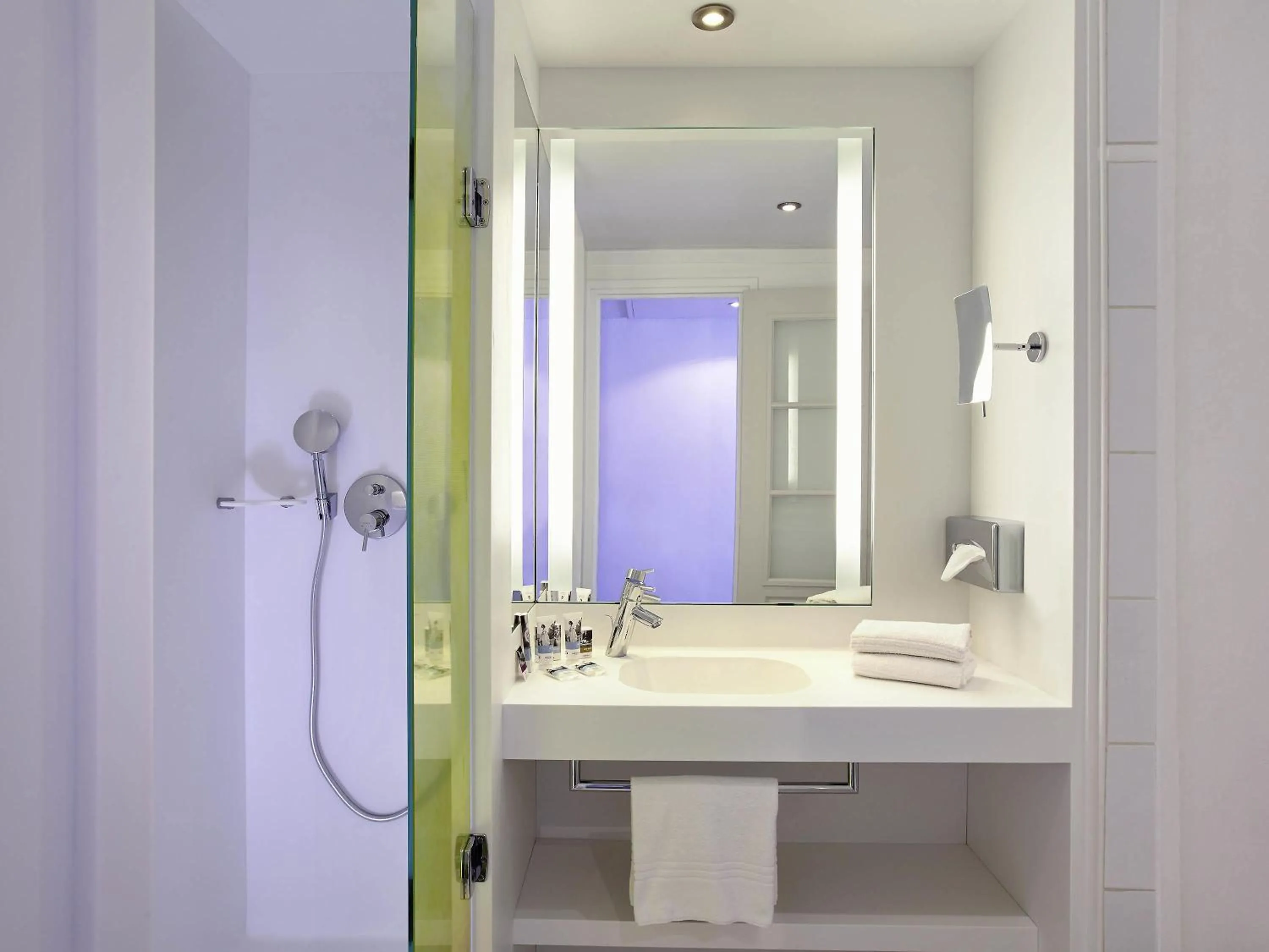 Bedroom in Mercure Rouen Centre Cathédrale