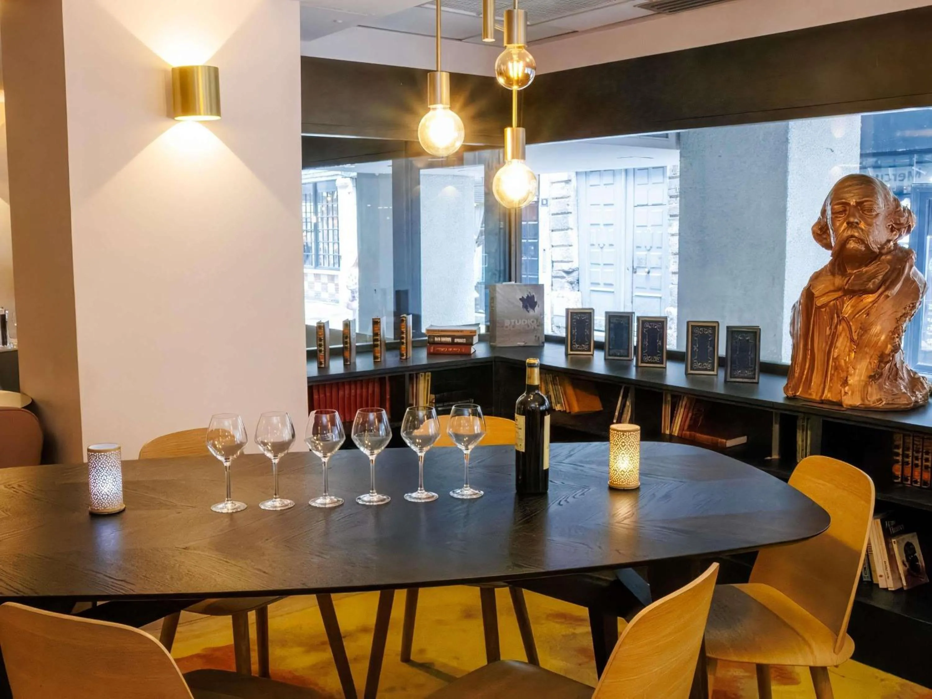 Restaurant/places to eat in Mercure Rouen Centre Cathédrale