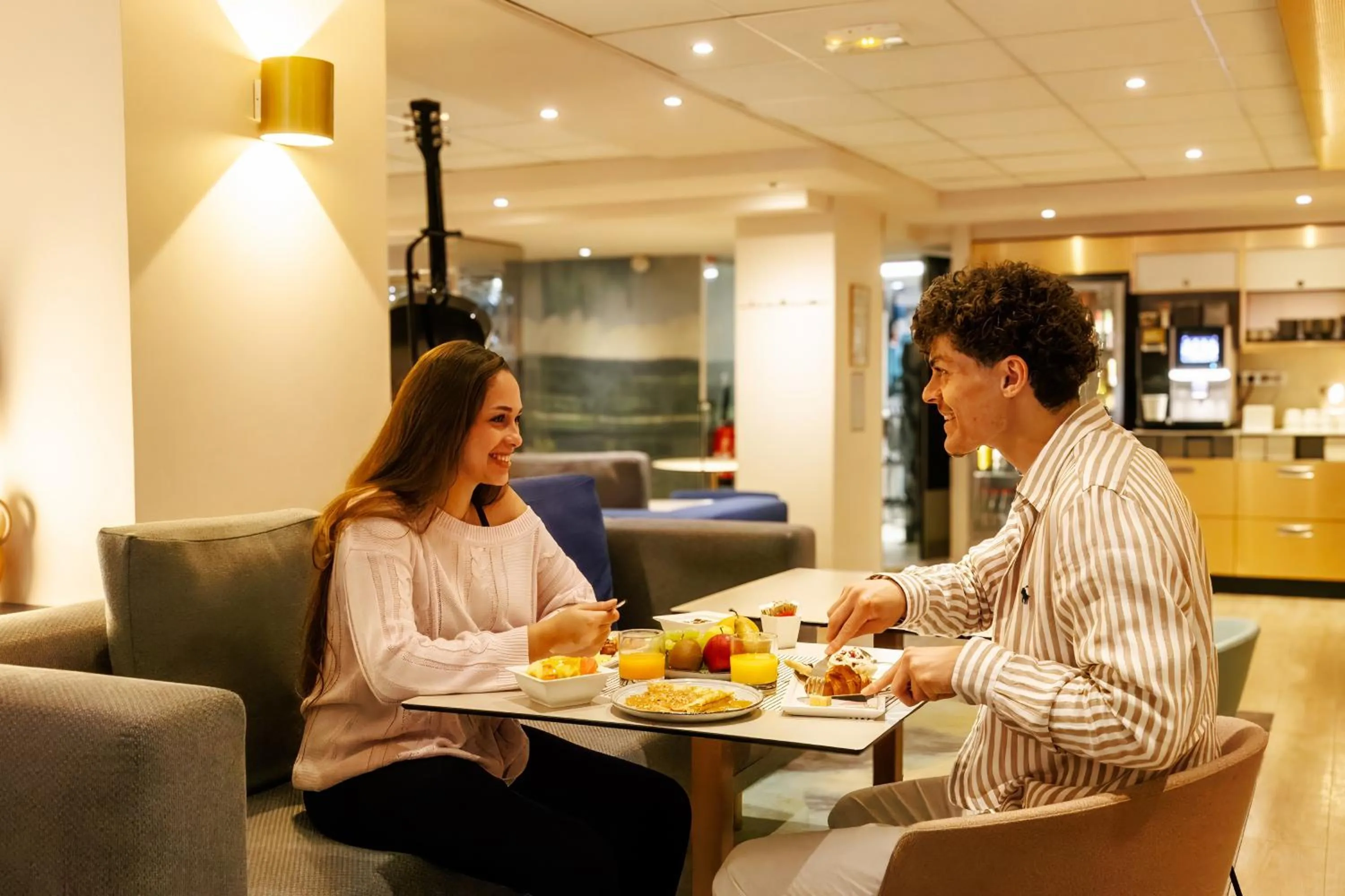 Restaurant/places to eat in Mercure Rouen Centre Cathédrale