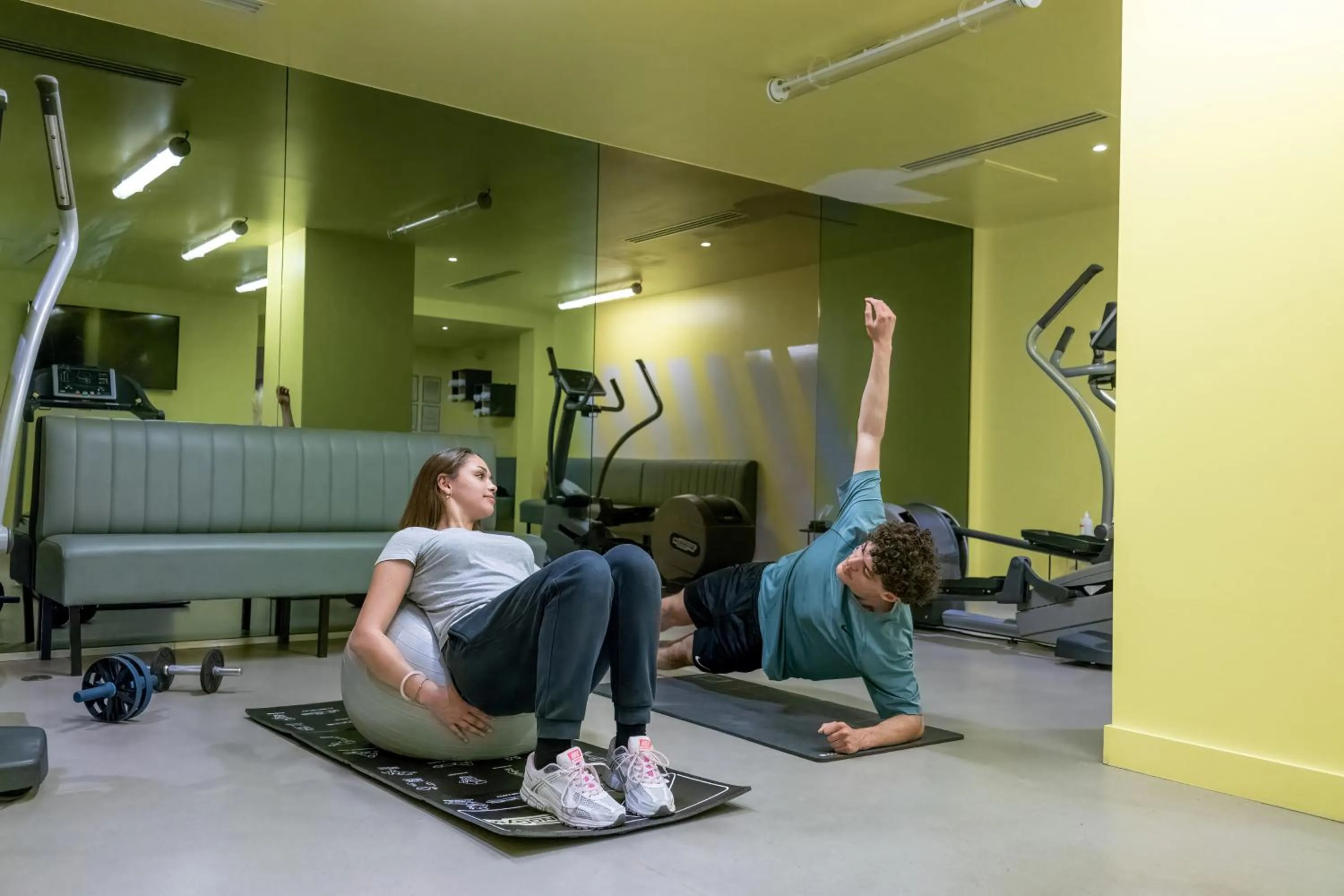 Fitness centre/facilities in Mercure Rouen Centre Cathédrale