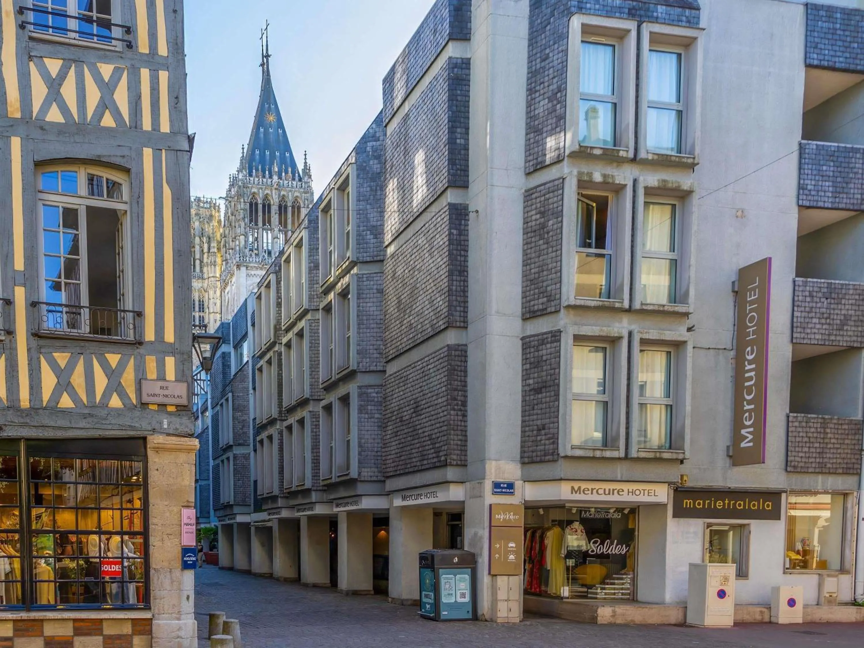Property building in Mercure Rouen Centre Cathédrale