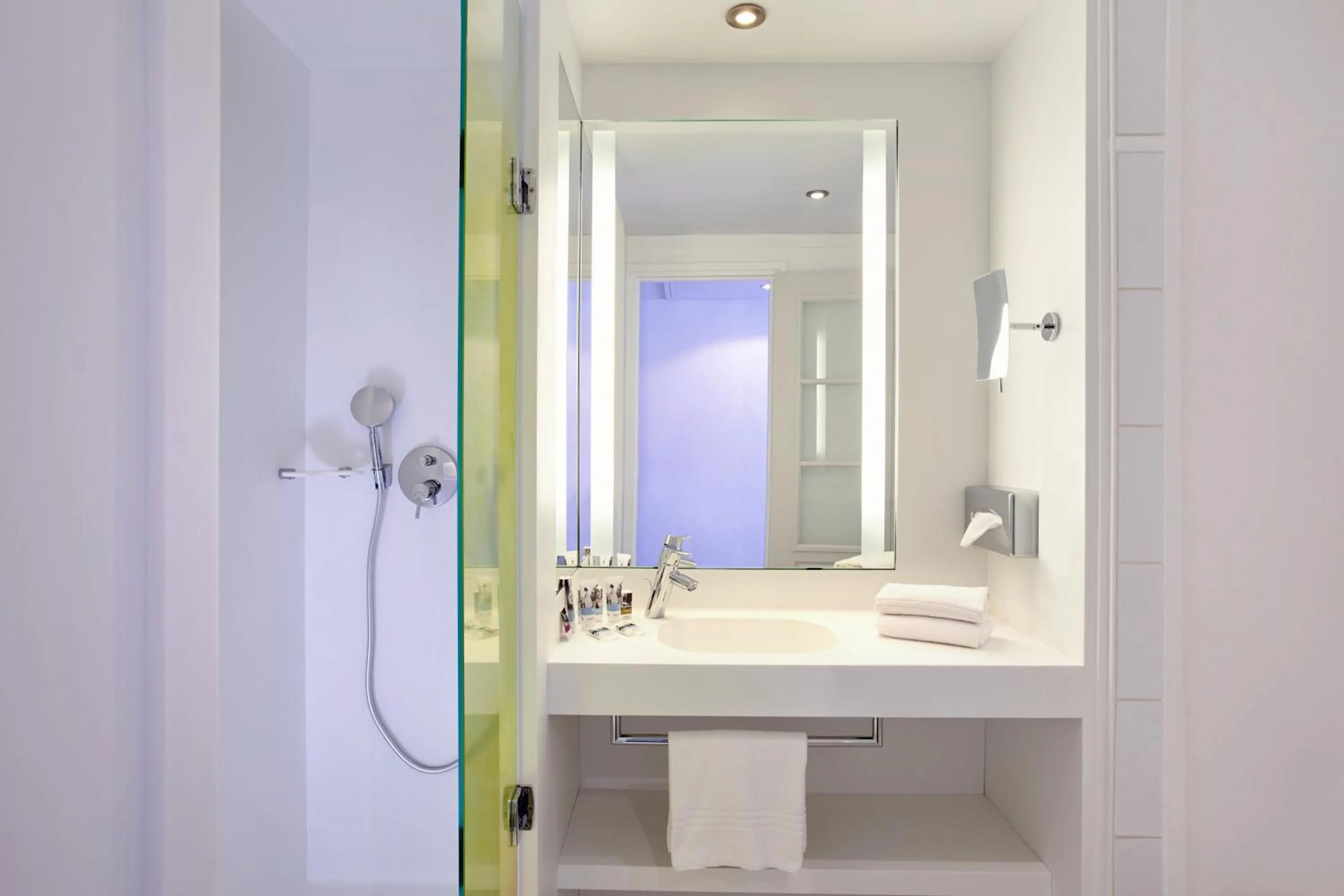 Bathroom in Mercure Rouen Centre Cathédrale