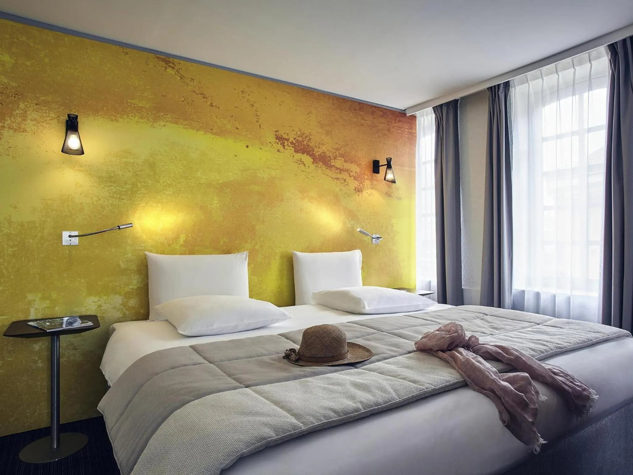 Bedroom, Bed in Mercure Rouen Centre Cathédrale