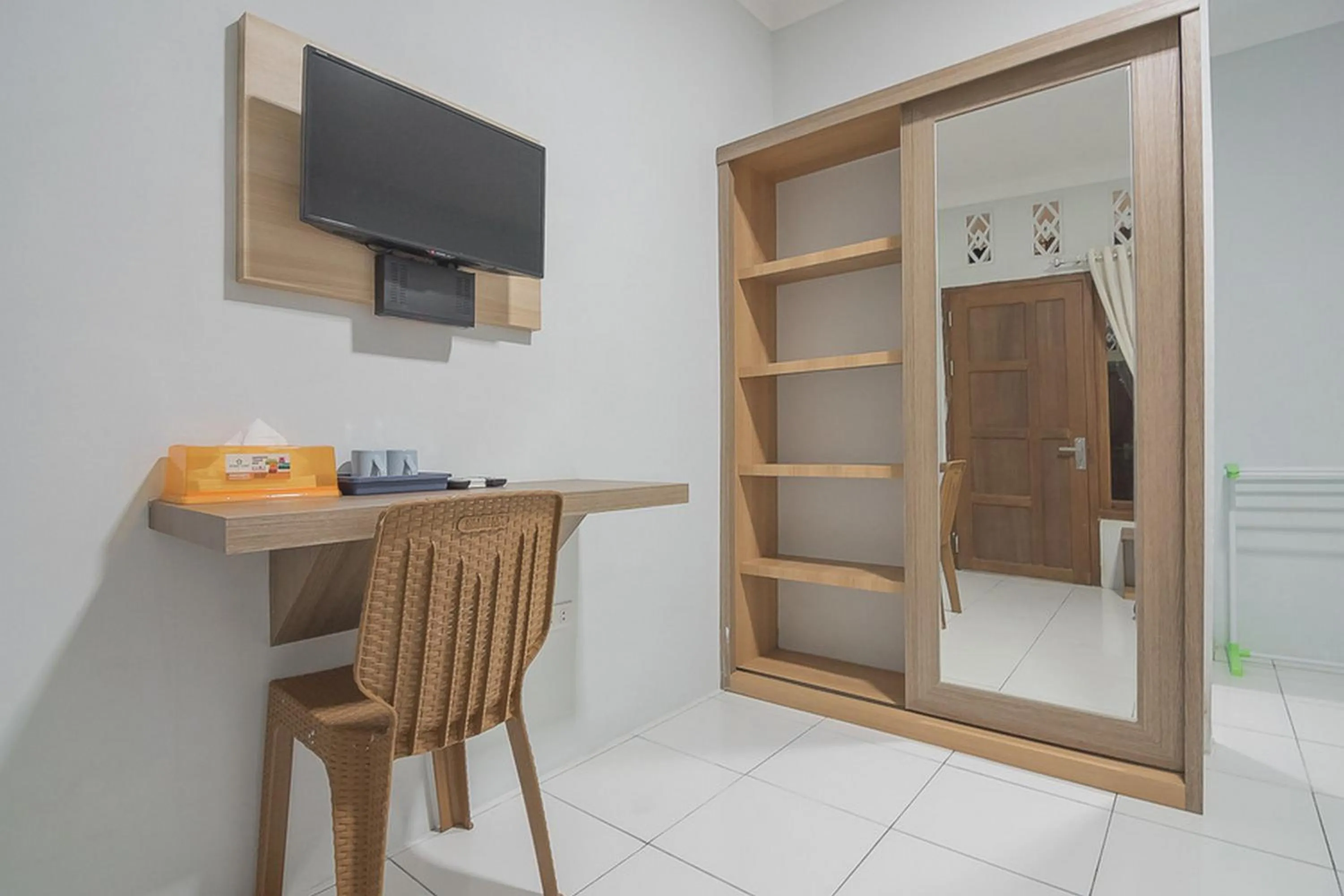 Asian breakfast in RedDoorz near RSUD Dr Abdul Aziz Singkawang