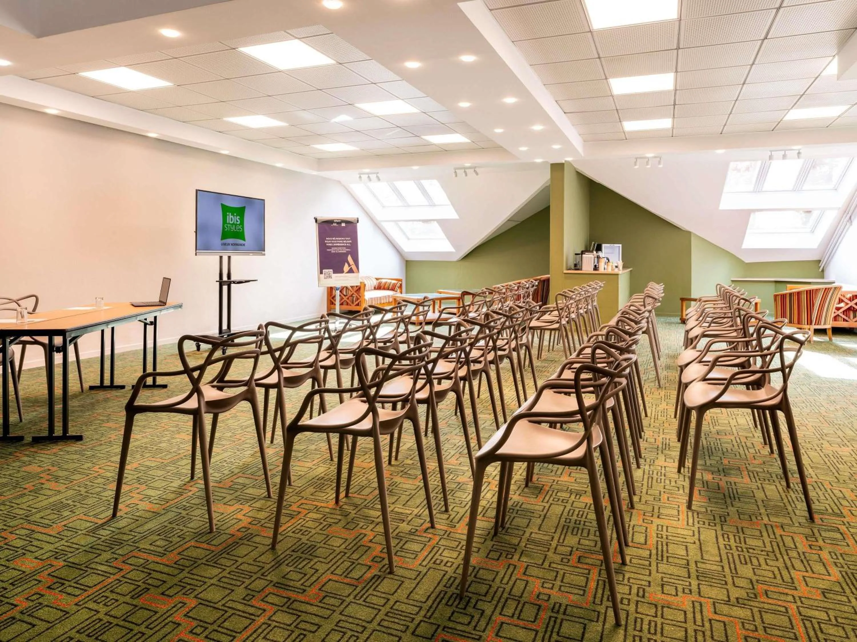 Meeting/conference room in Ibis Styles Lisieux Normandie