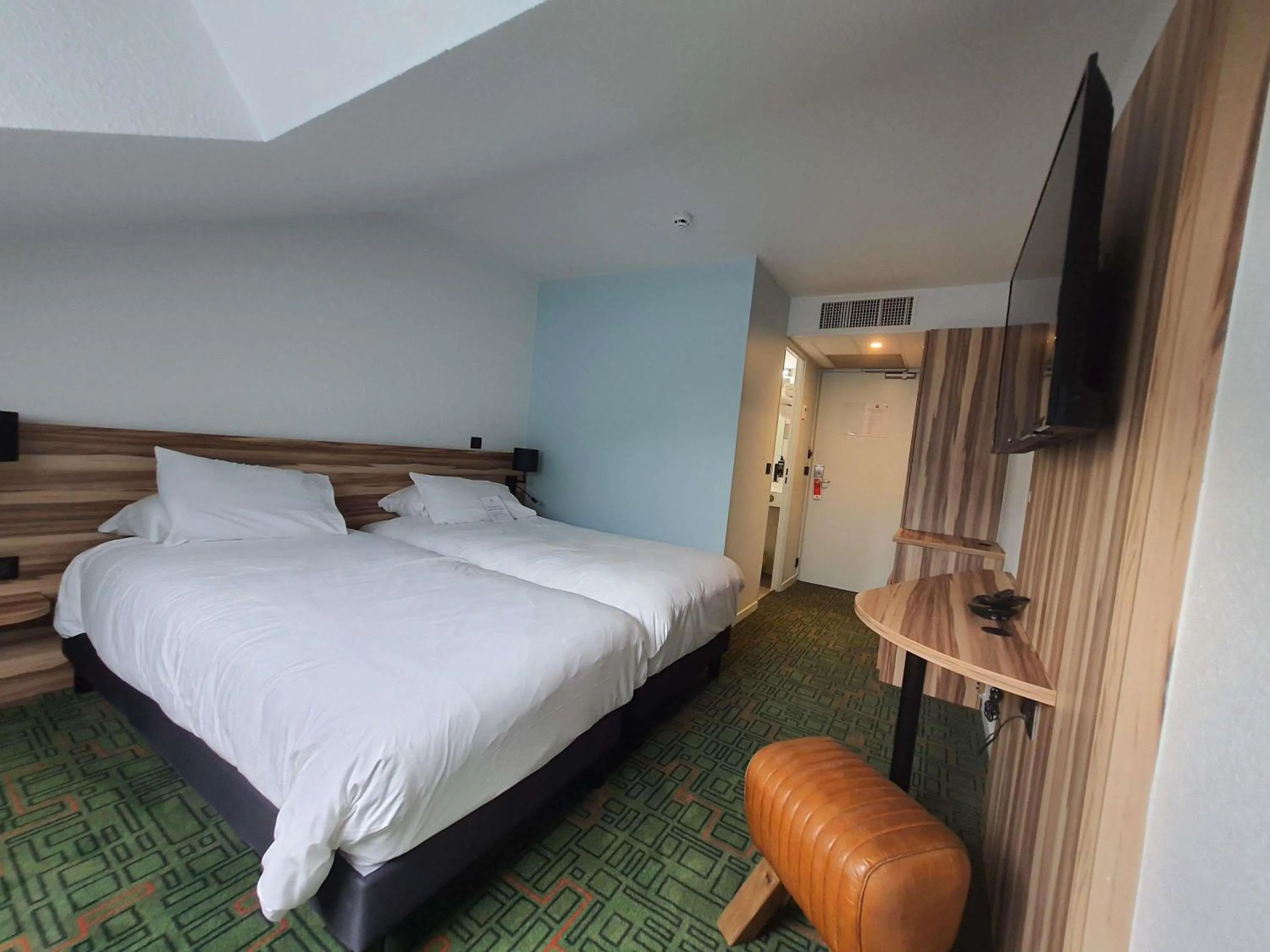 Bedroom, Bed in Ibis Styles Lisieux Normandie