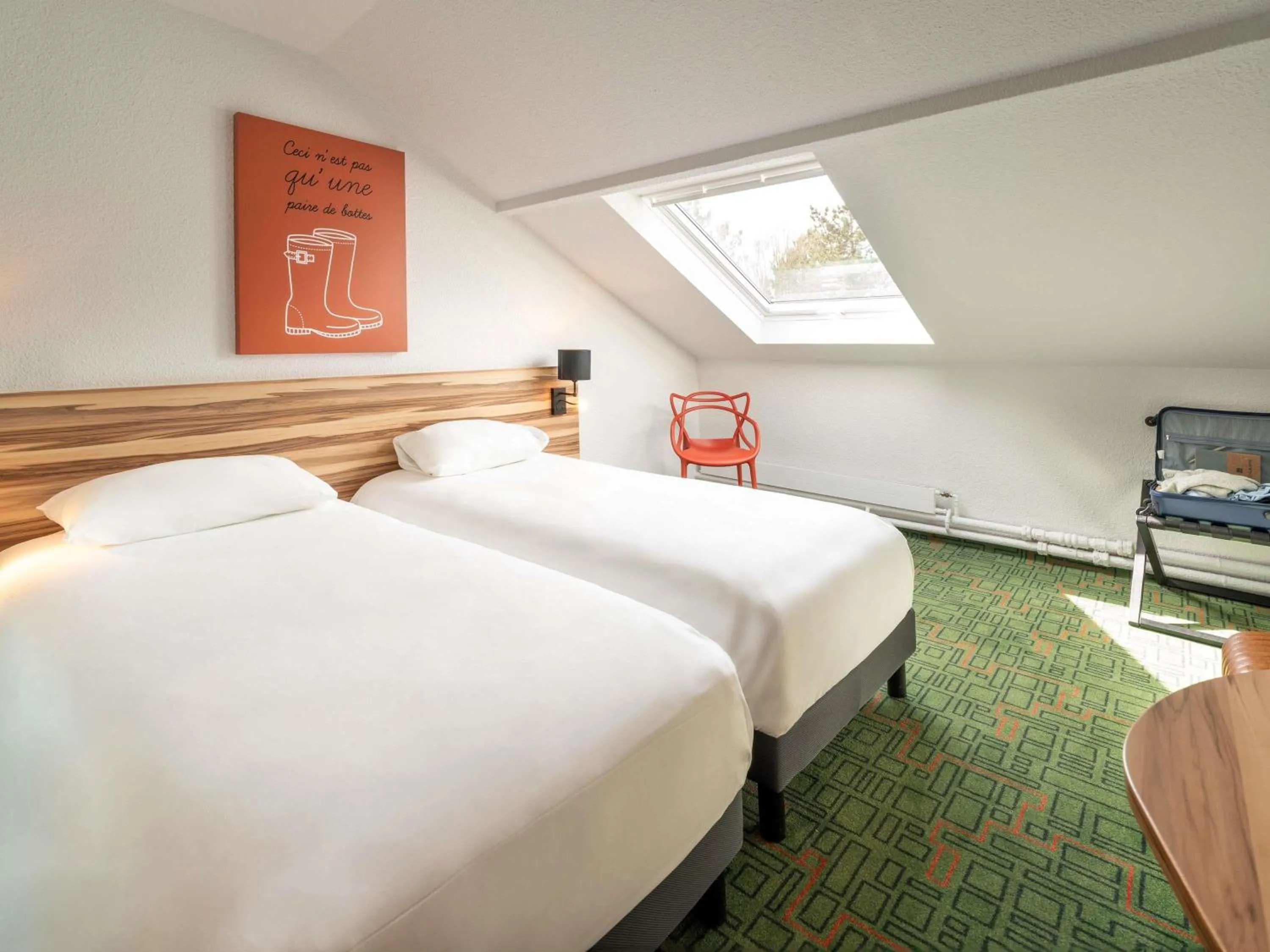 Bedroom, Bed in Ibis Styles Lisieux Normandie