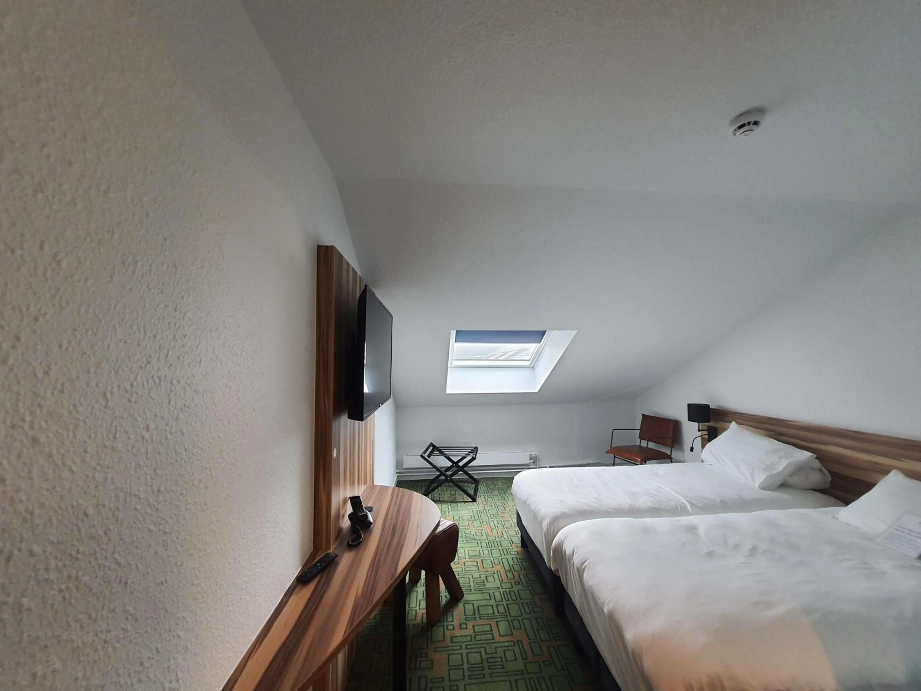 Bedroom, Bed in Ibis Styles Lisieux Normandie