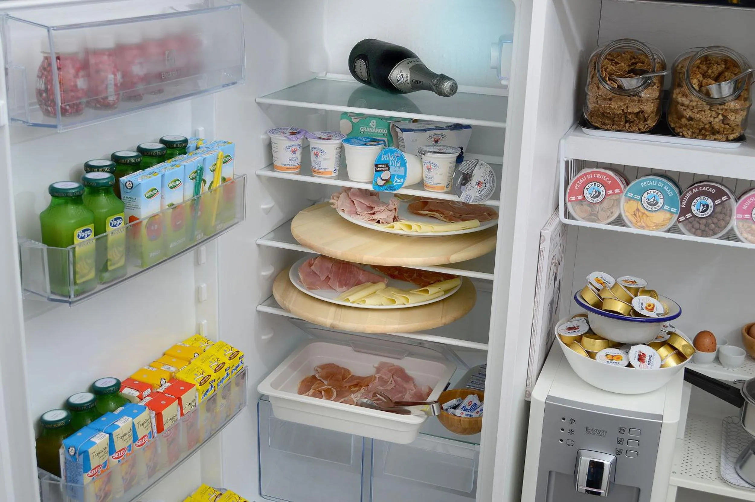 Breakfast in Napoli Central Station Studio