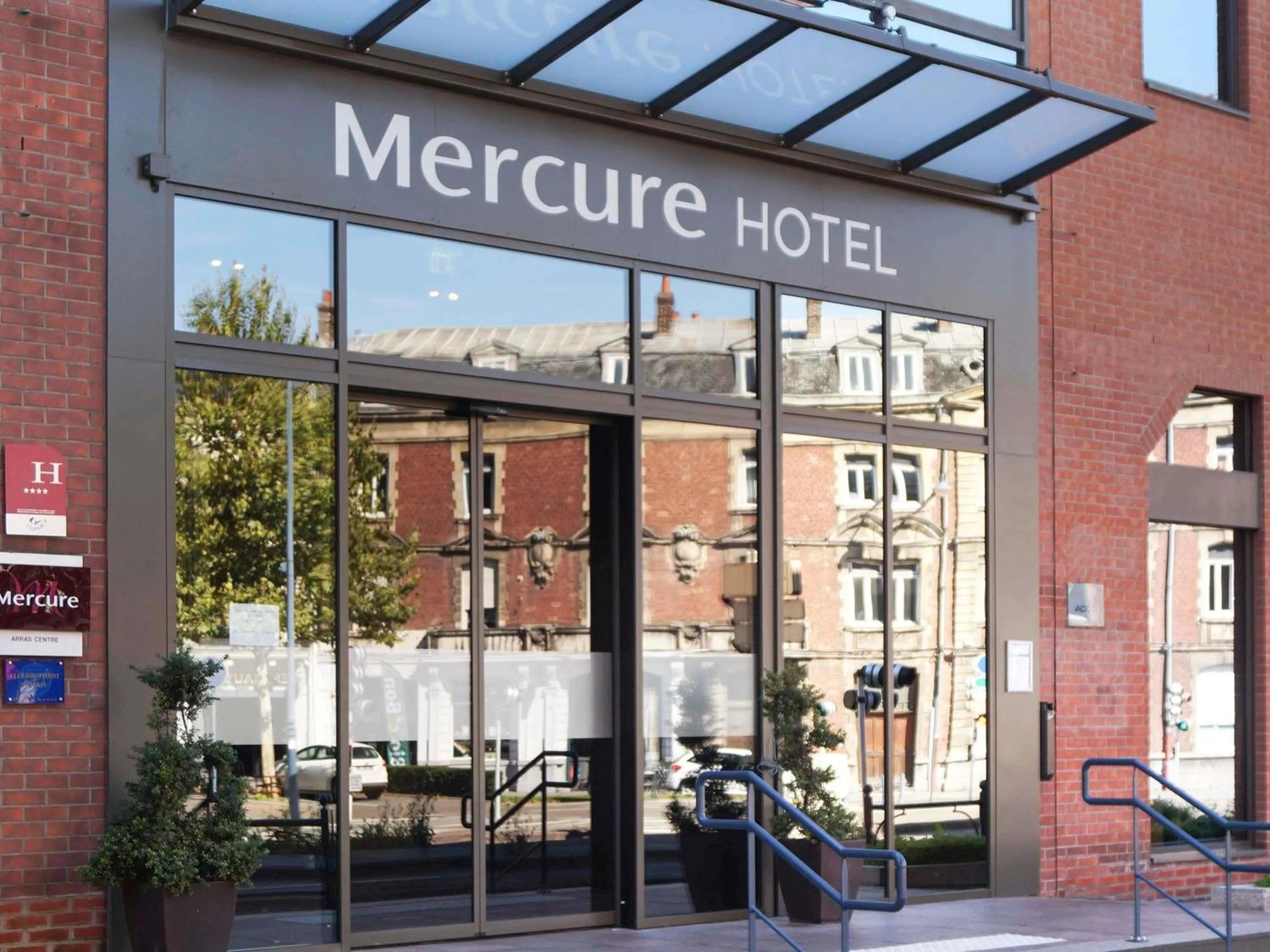 Property building in Mercure Arras Centre Gare