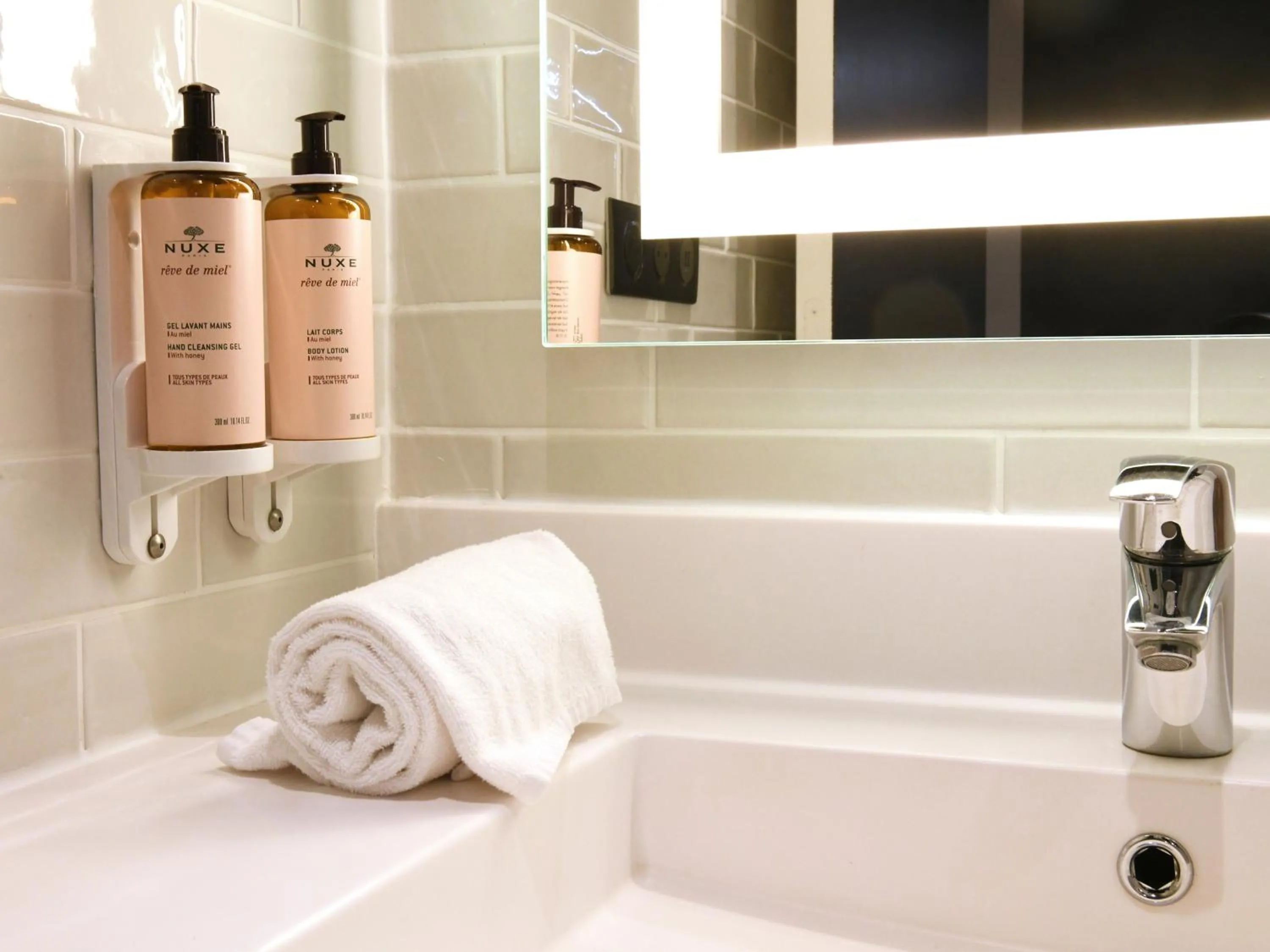 Bathroom in Mercure Arras Centre Gare