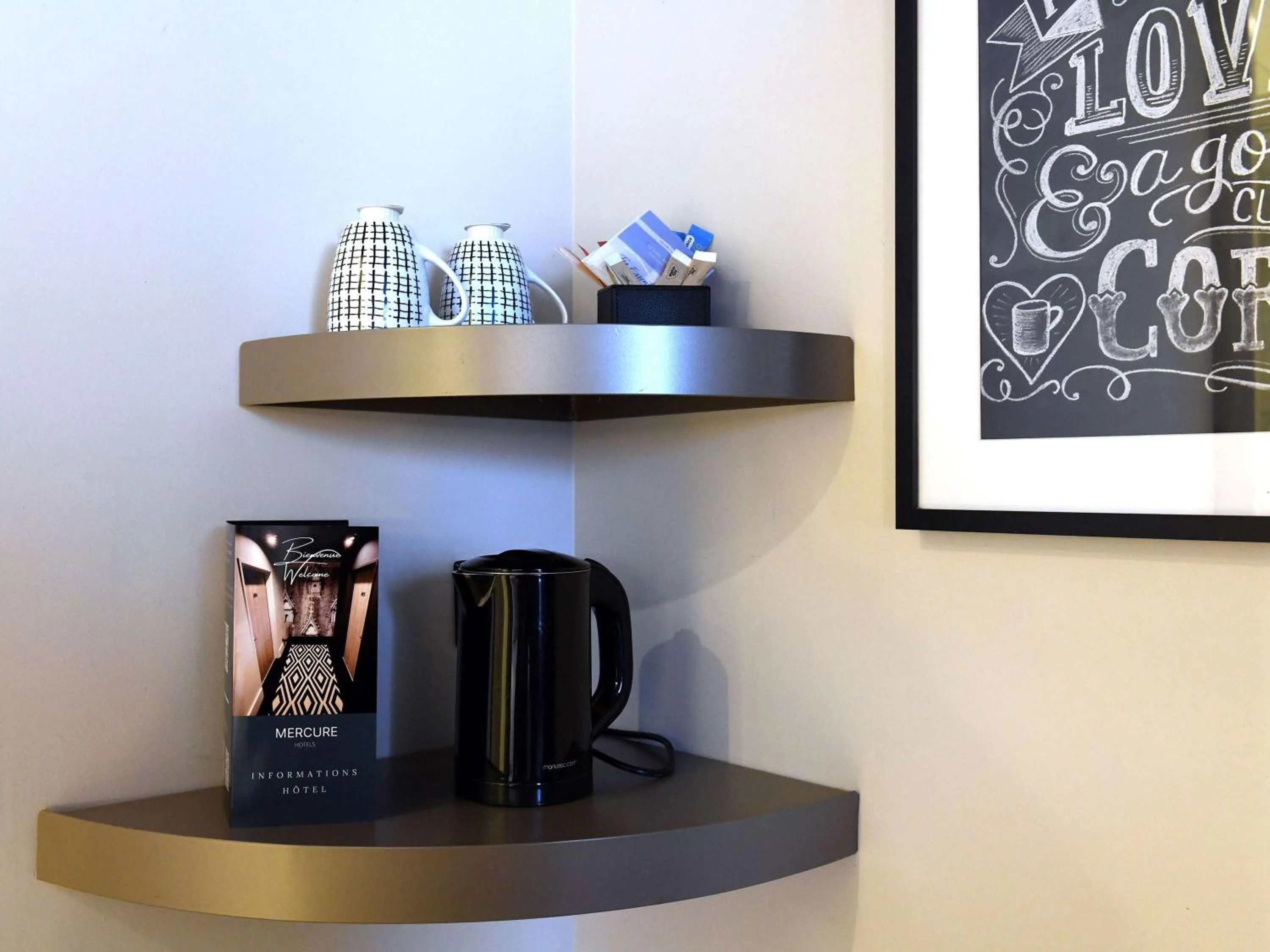 Standard Twin Room in Mercure Arras Centre Gare