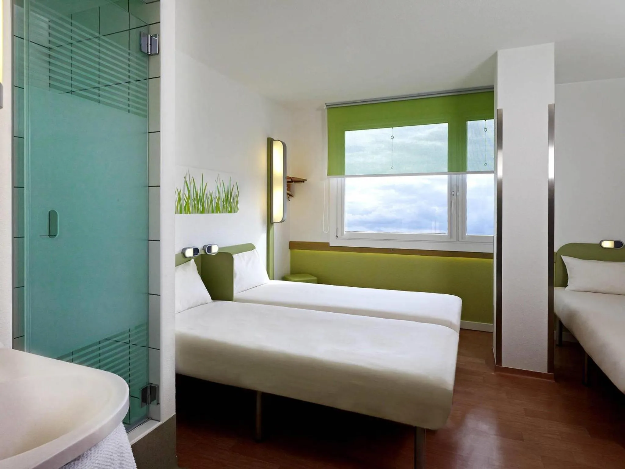 Bedroom, Bed in ibis budget Warszawa West Station