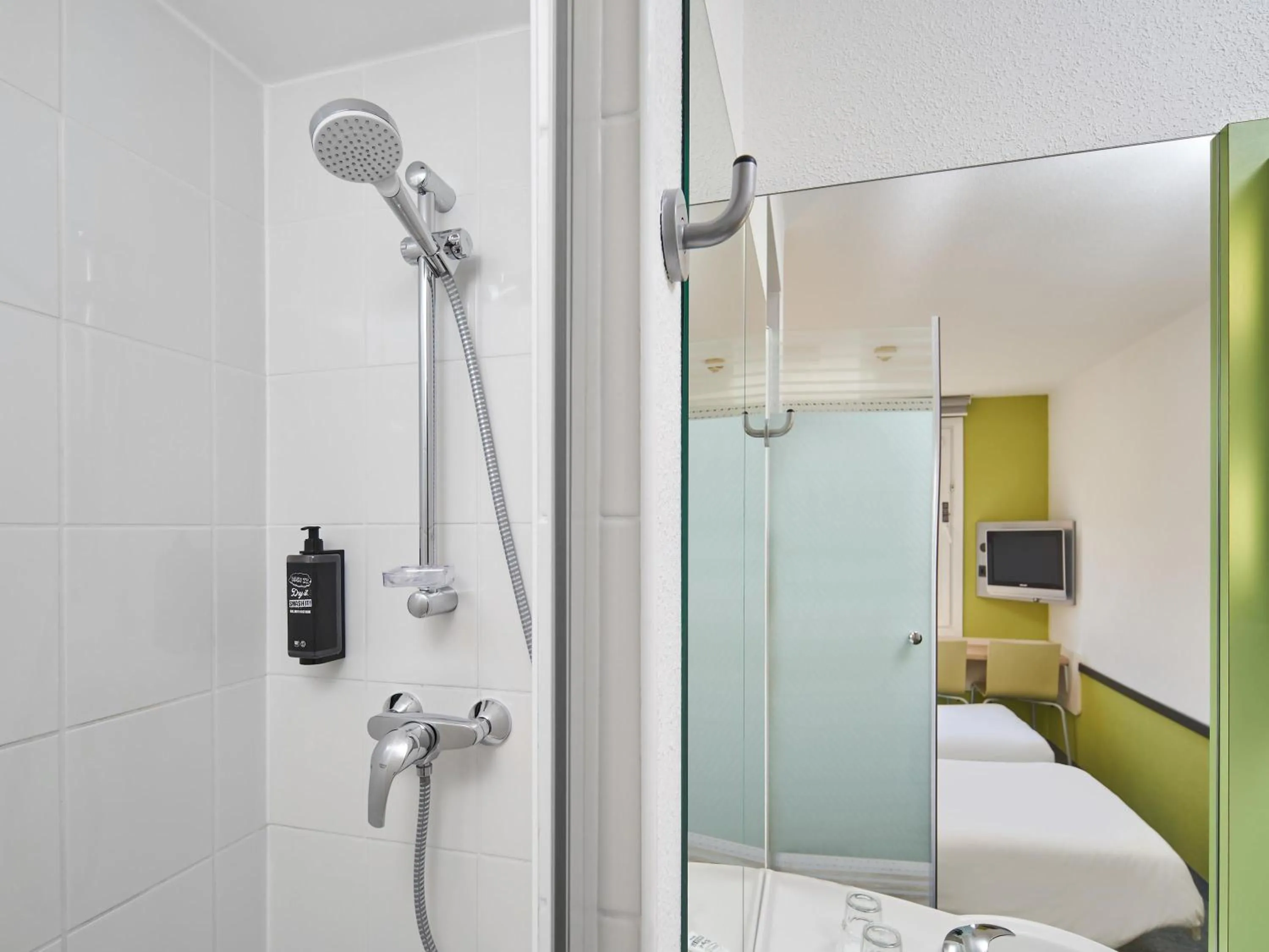 Bedroom in ibis budget Wrocław Południe