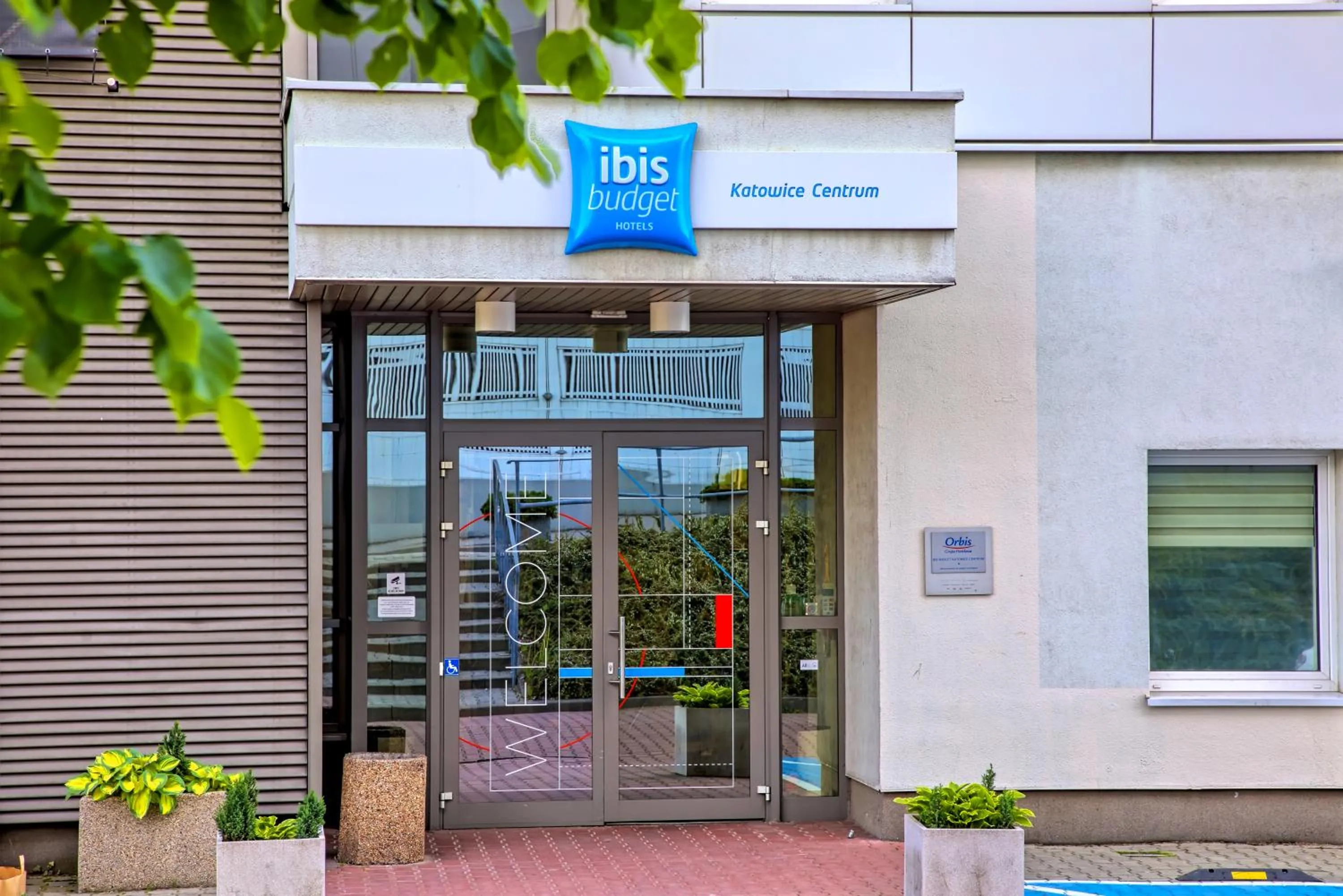 Facade/entrance in ibis budget Katowice Centrum