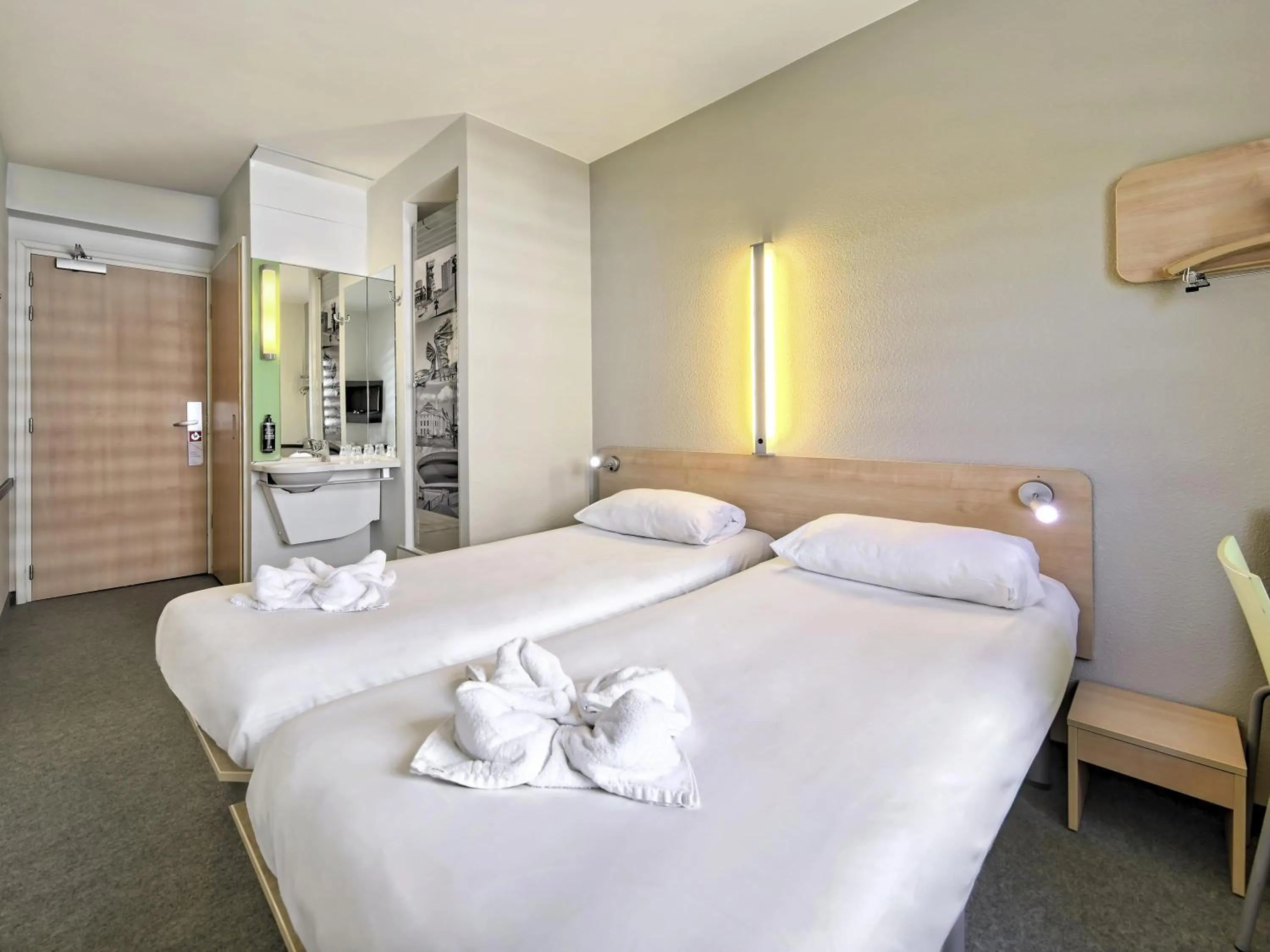 Bedroom, Bed in ibis budget Katowice Centrum