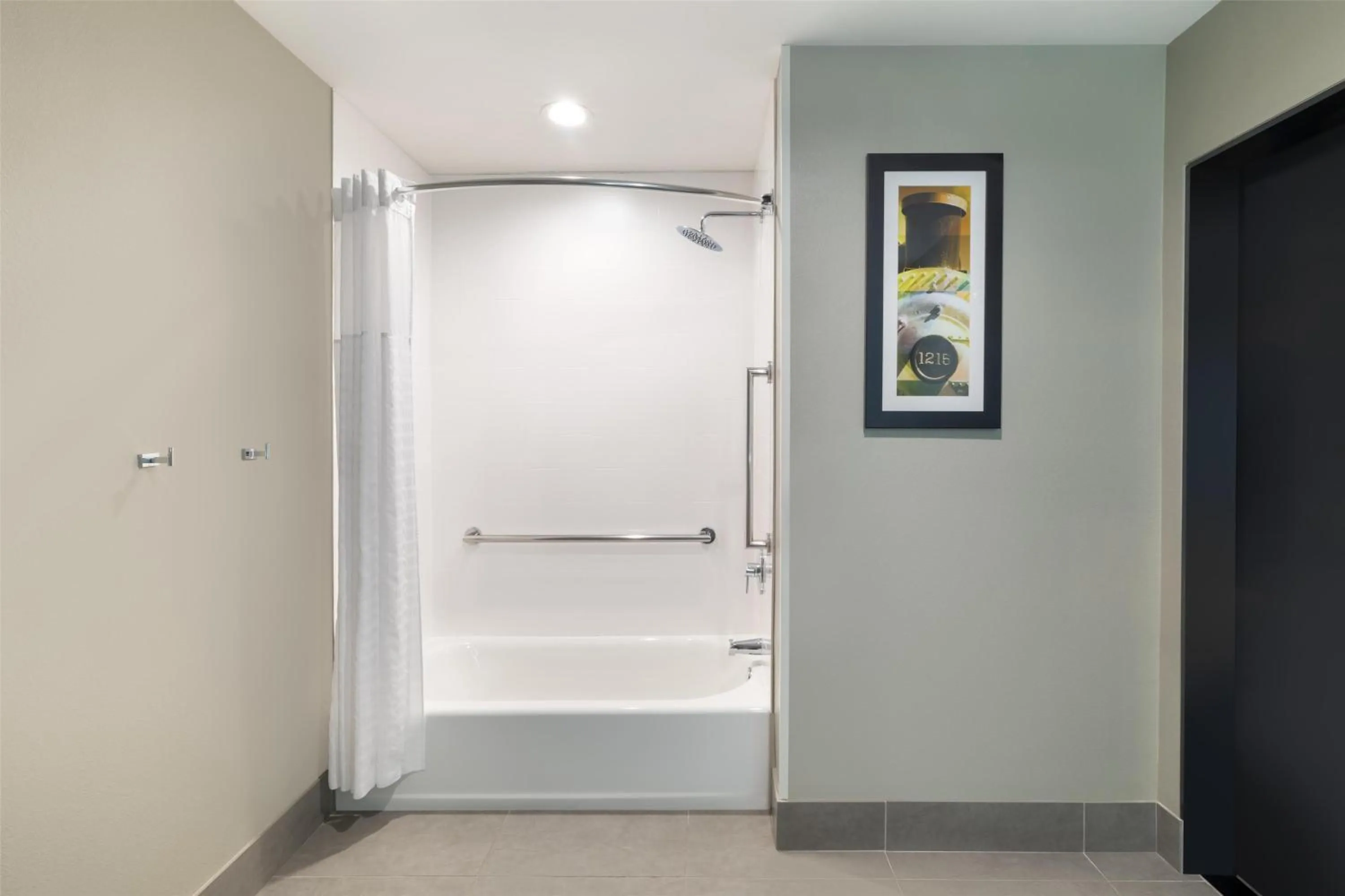 Bathroom in GLō Best Western Tulsa-Catoosa East Route 66