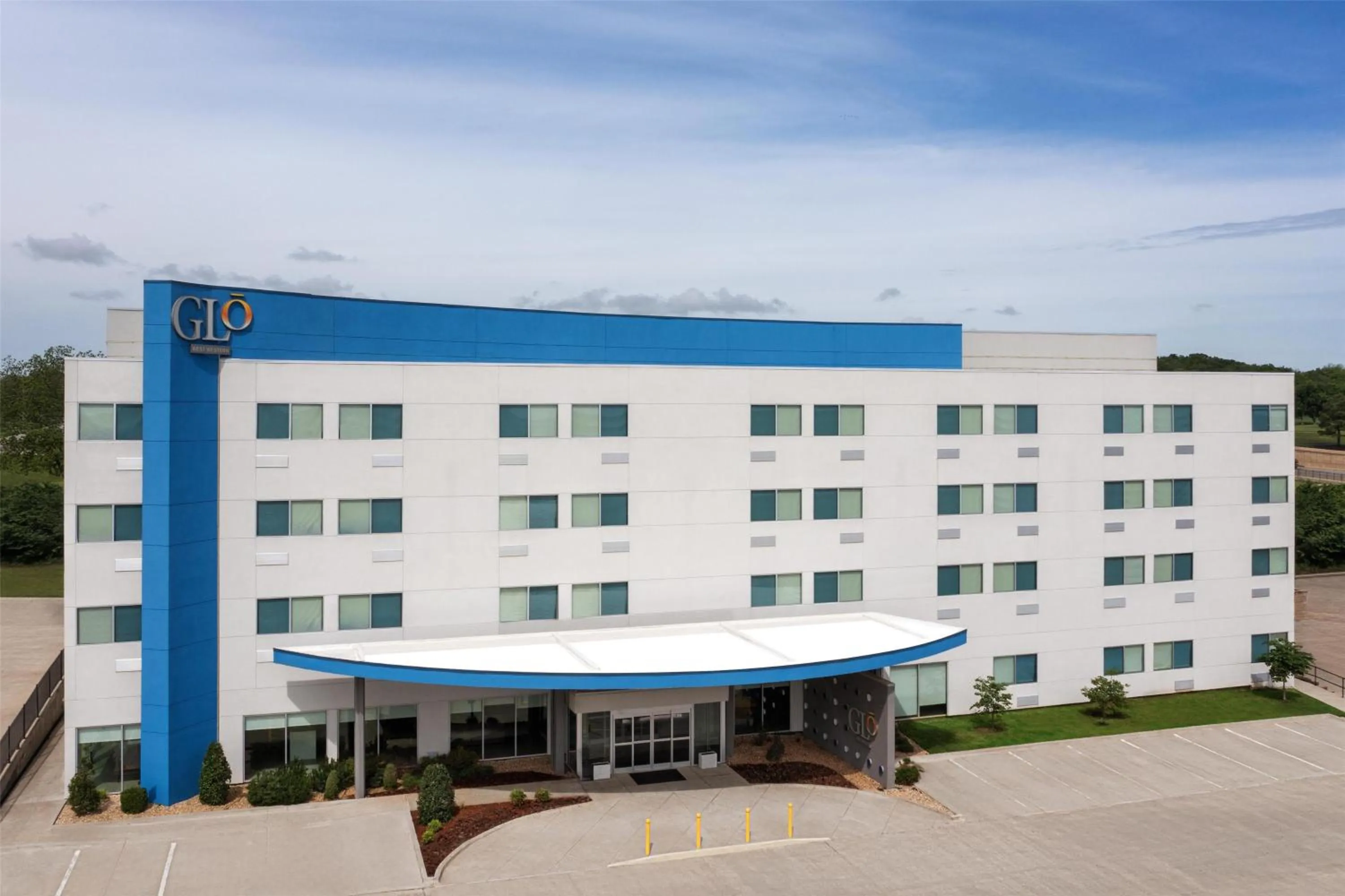 Property building in GLō Best Western Tulsa-Catoosa East Route 66
