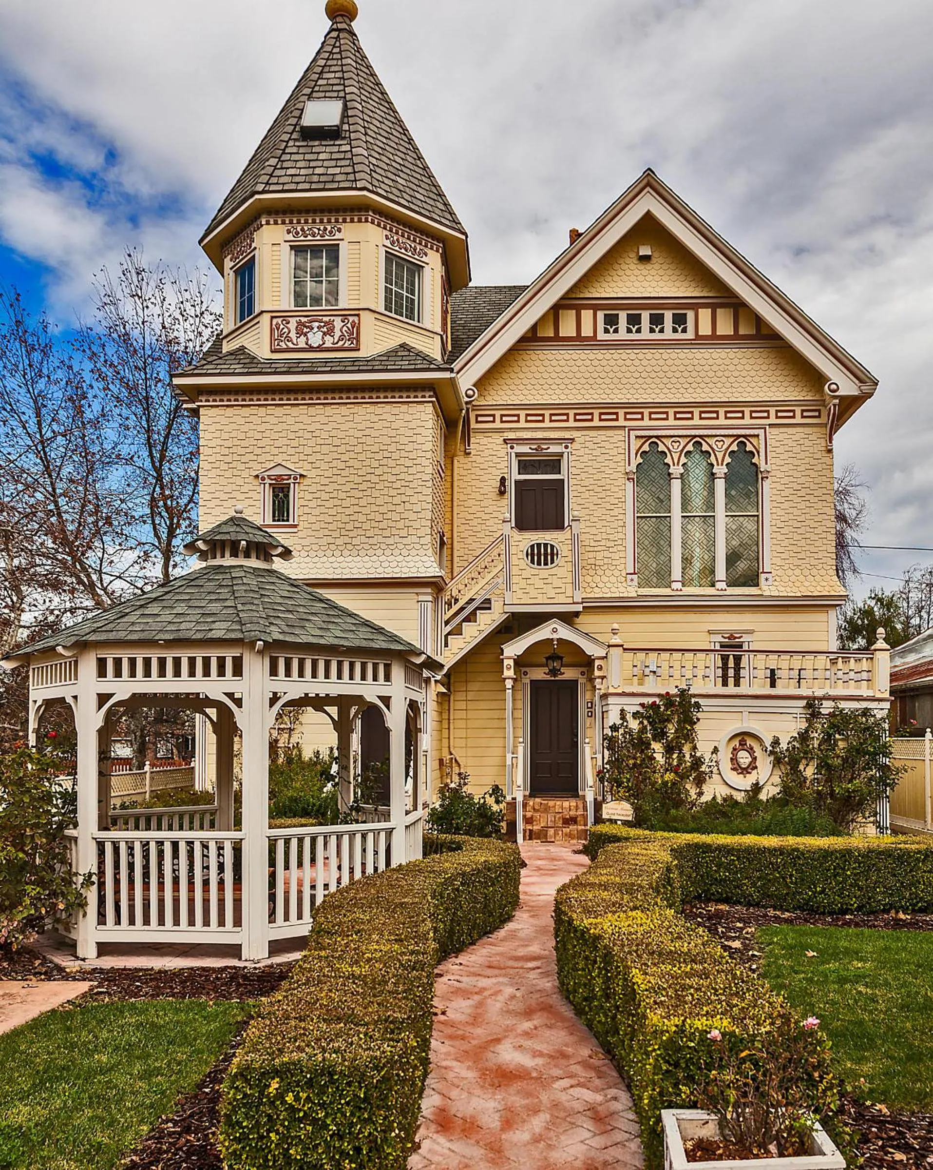 Victorian Mansion Bed and Breakfast Inn