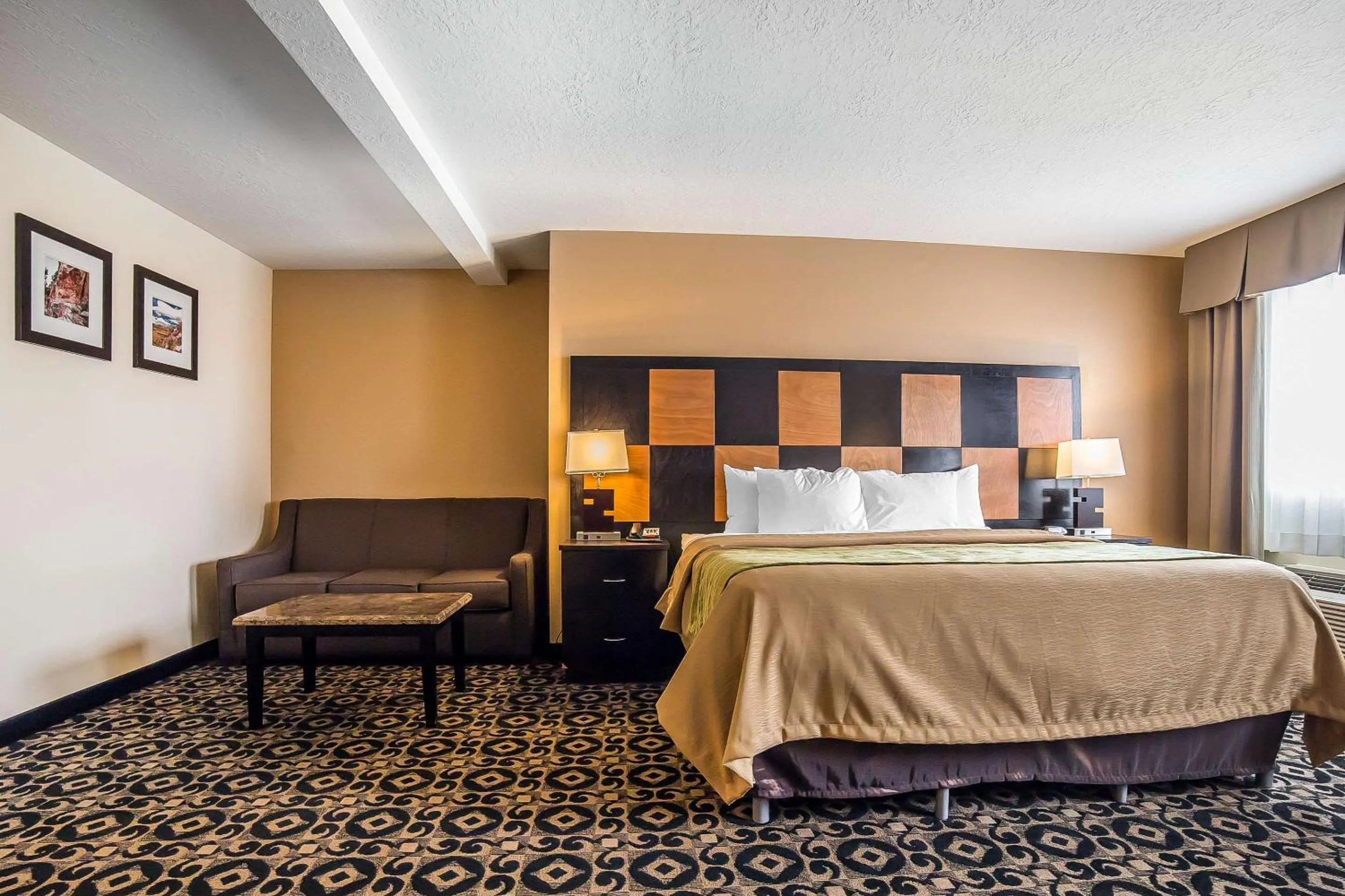 Bedroom, Bed in Comfort Inn Ballard-Roosevelt