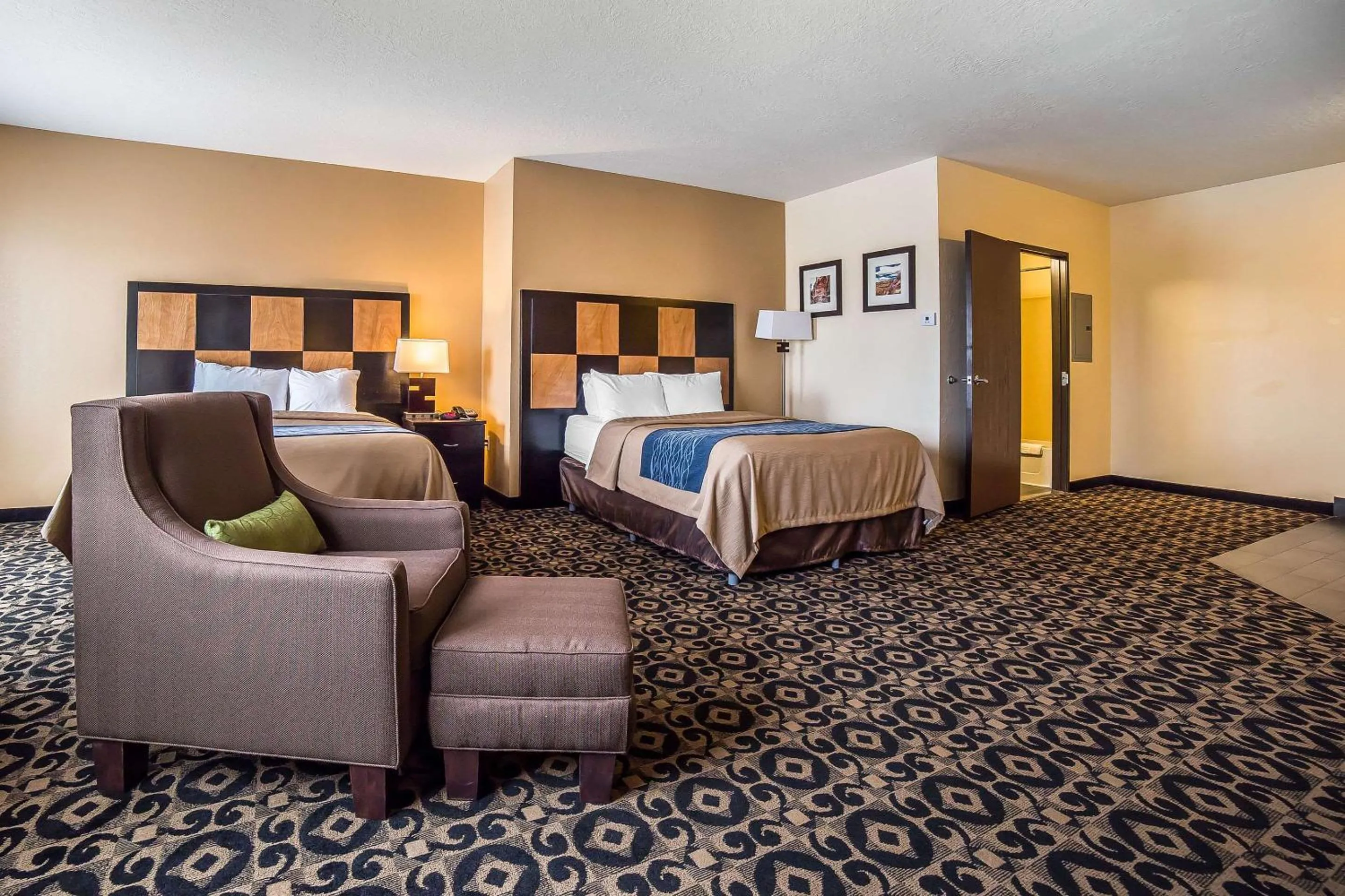 Bedroom, Bed in Comfort Inn Ballard-Roosevelt