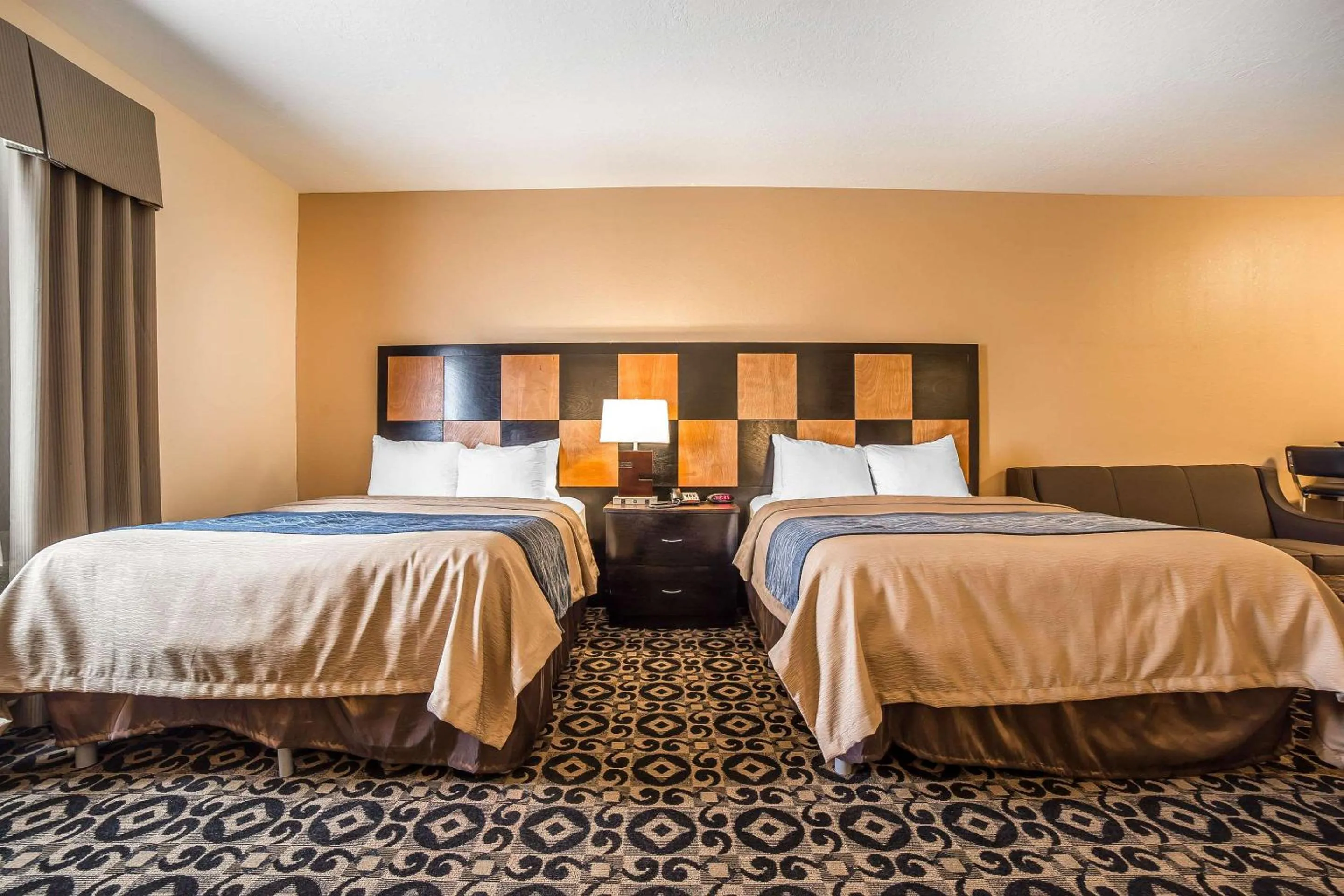 Bedroom, Bed in Comfort Inn Ballard-Roosevelt