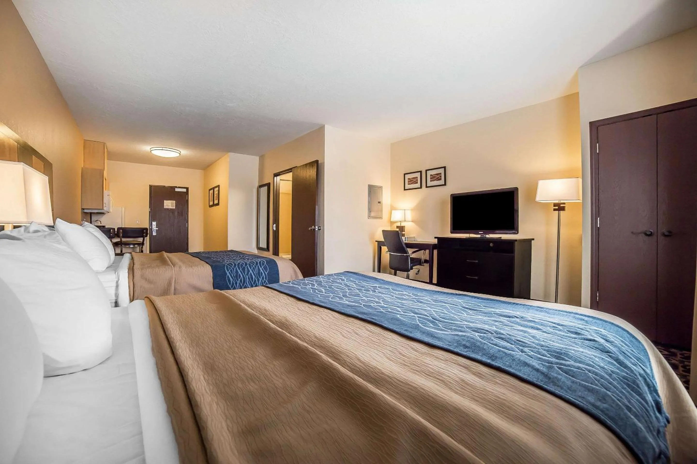 Bedroom, Bed in Comfort Inn Ballard-Roosevelt