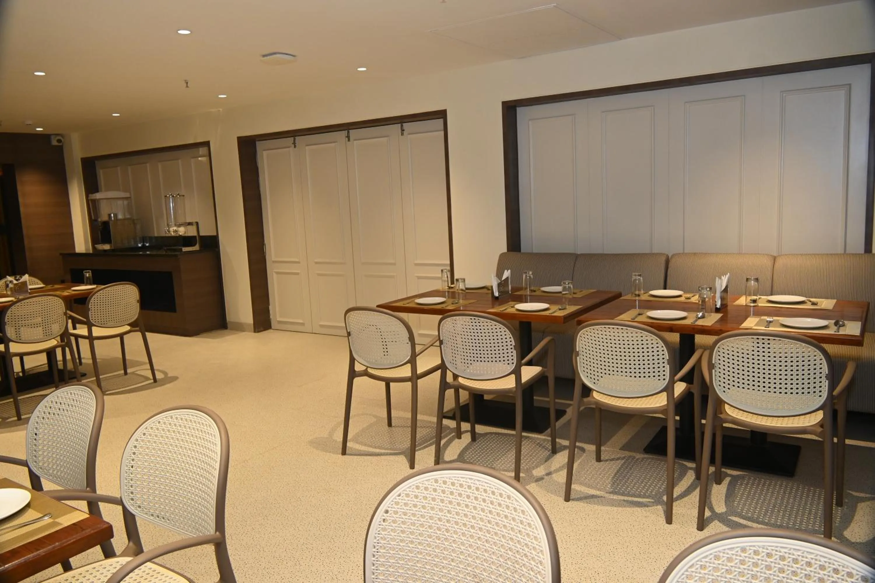 Restaurant/places to eat in Hotel Bagla Atithi Banaras