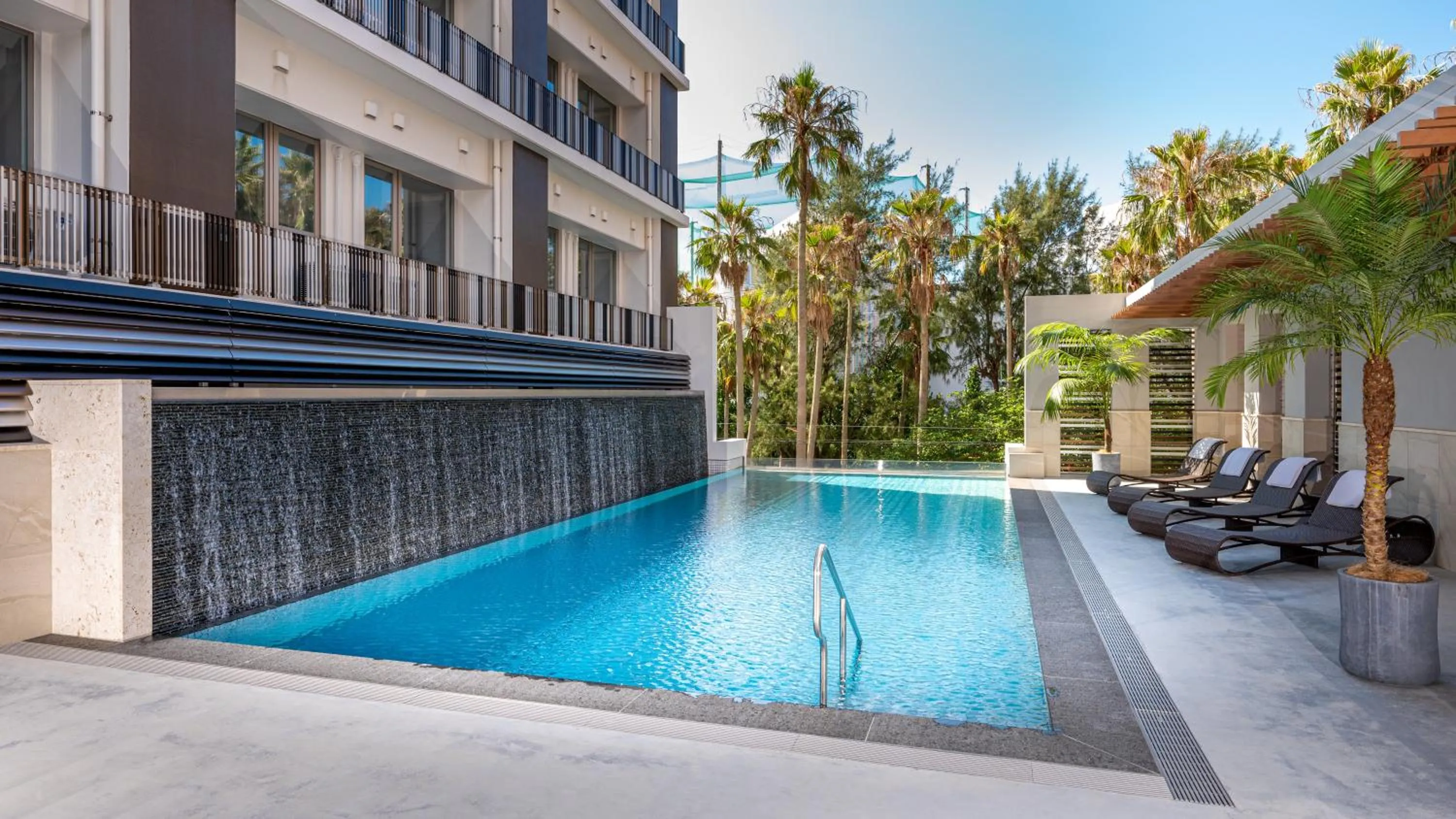 Pool view in HOTEL SANSUI NAHA Ryukyu Onsen Naminoue-No-Yu