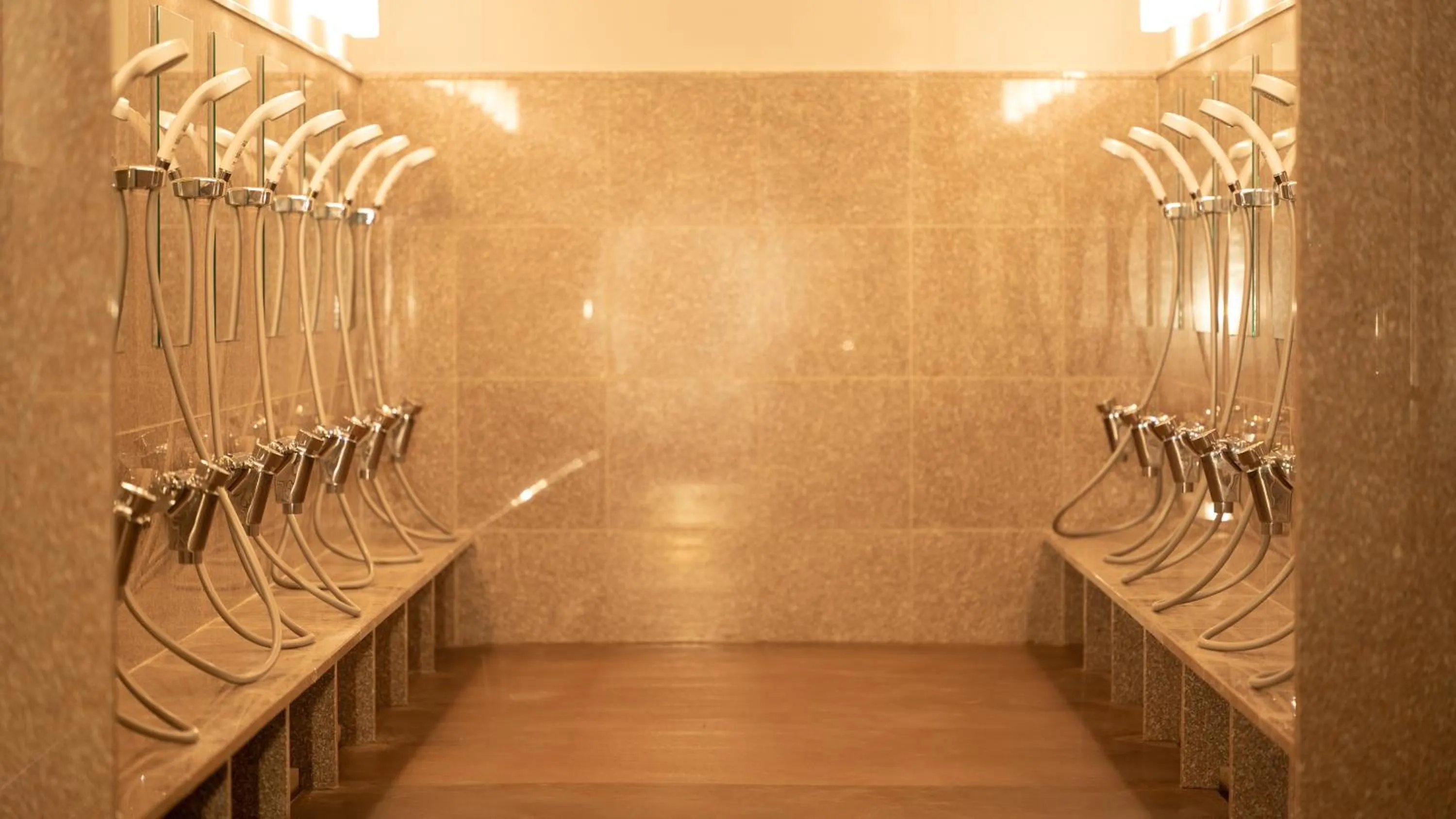 Hot Spring Bath in HOTEL SANSUI NAHA Ryukyu Onsen Naminoue-No-Yu