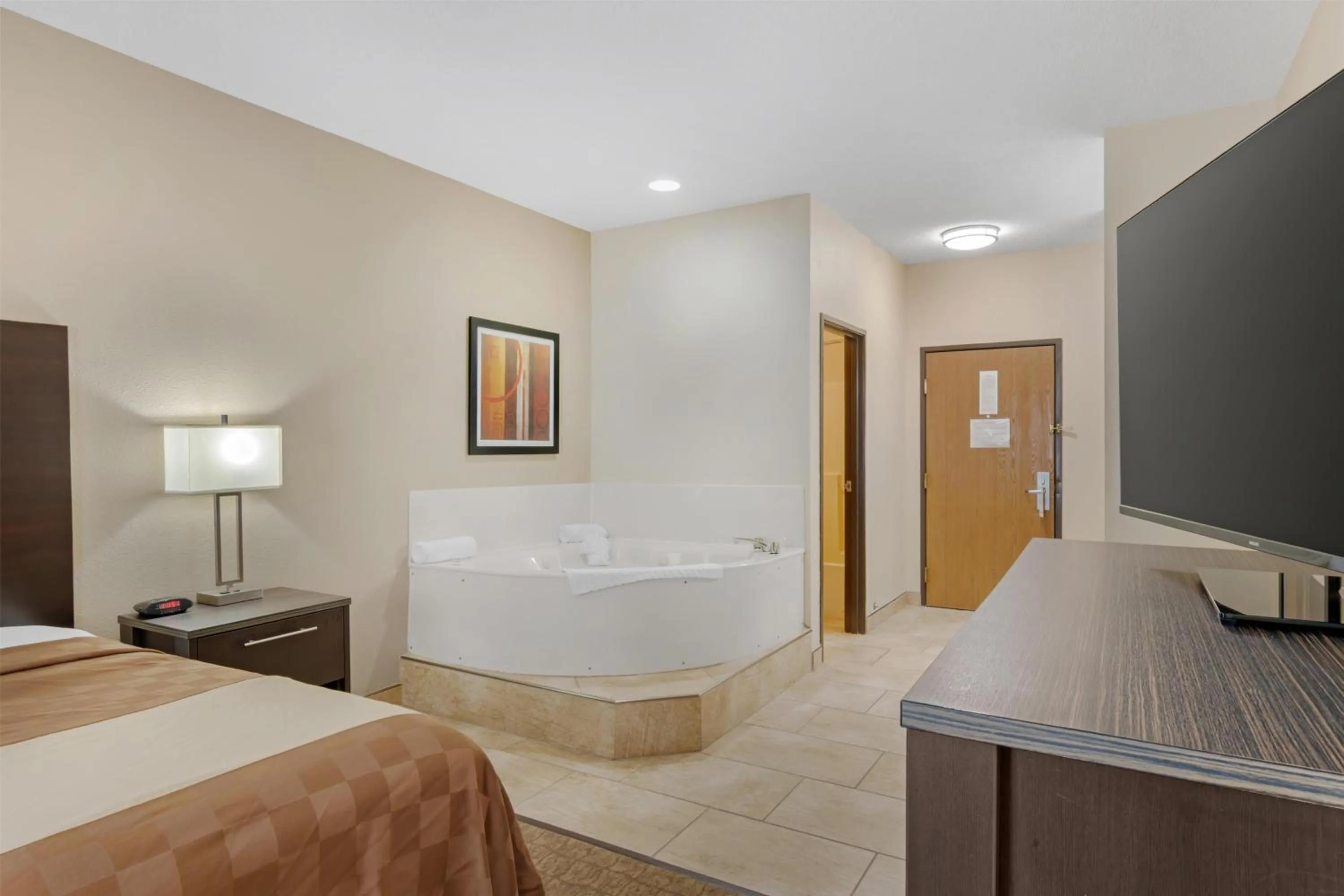 Bedroom, Bed in Best Western Teal Lake Inn