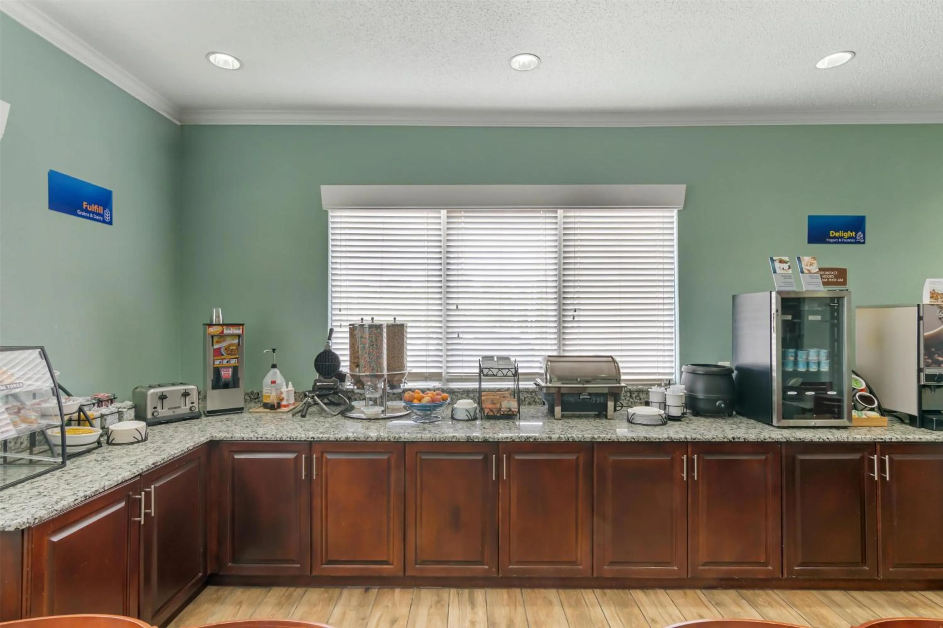 Breakfast in Best Western Teal Lake Inn