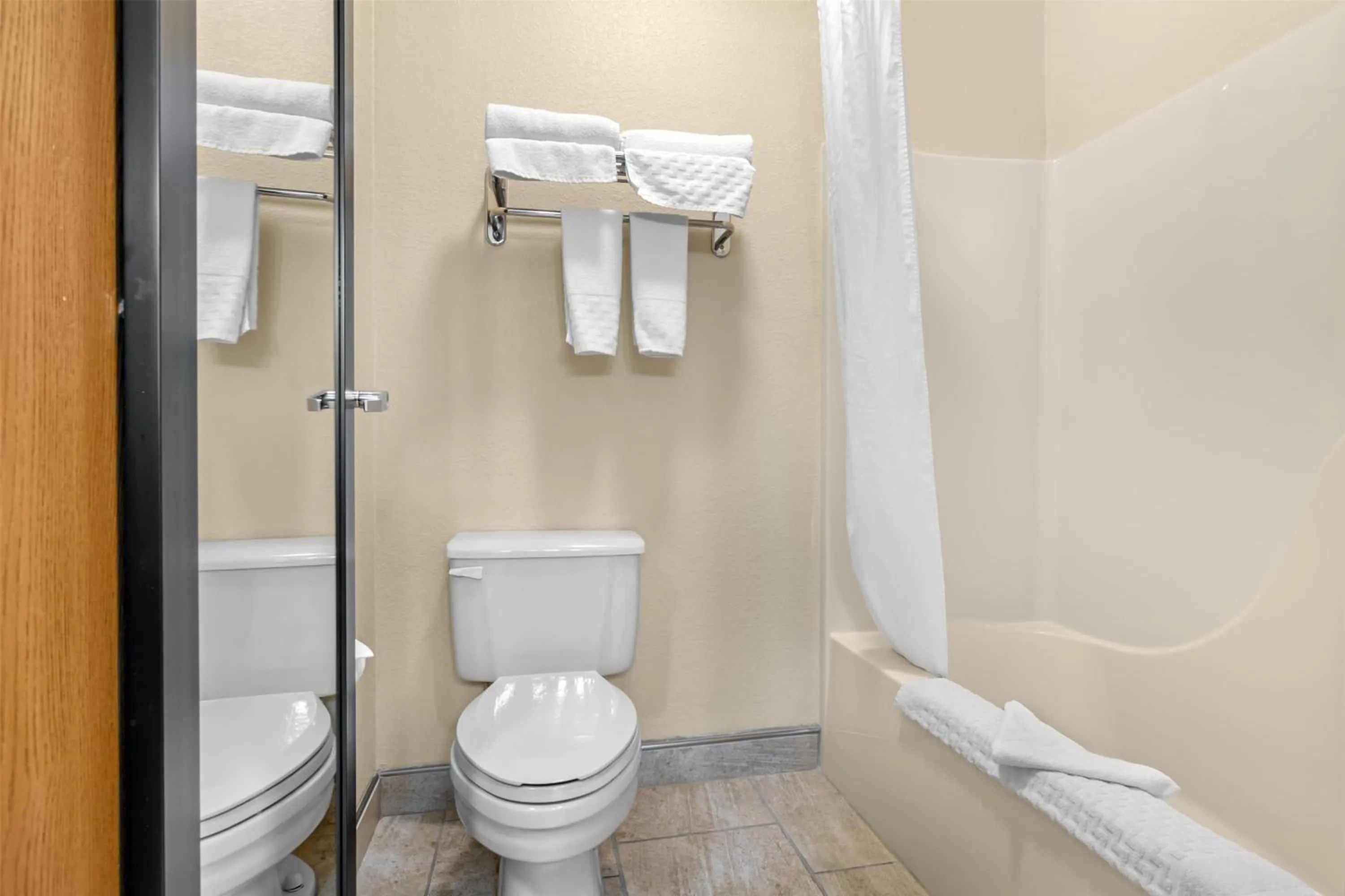 Bathroom in Best Western Teal Lake Inn