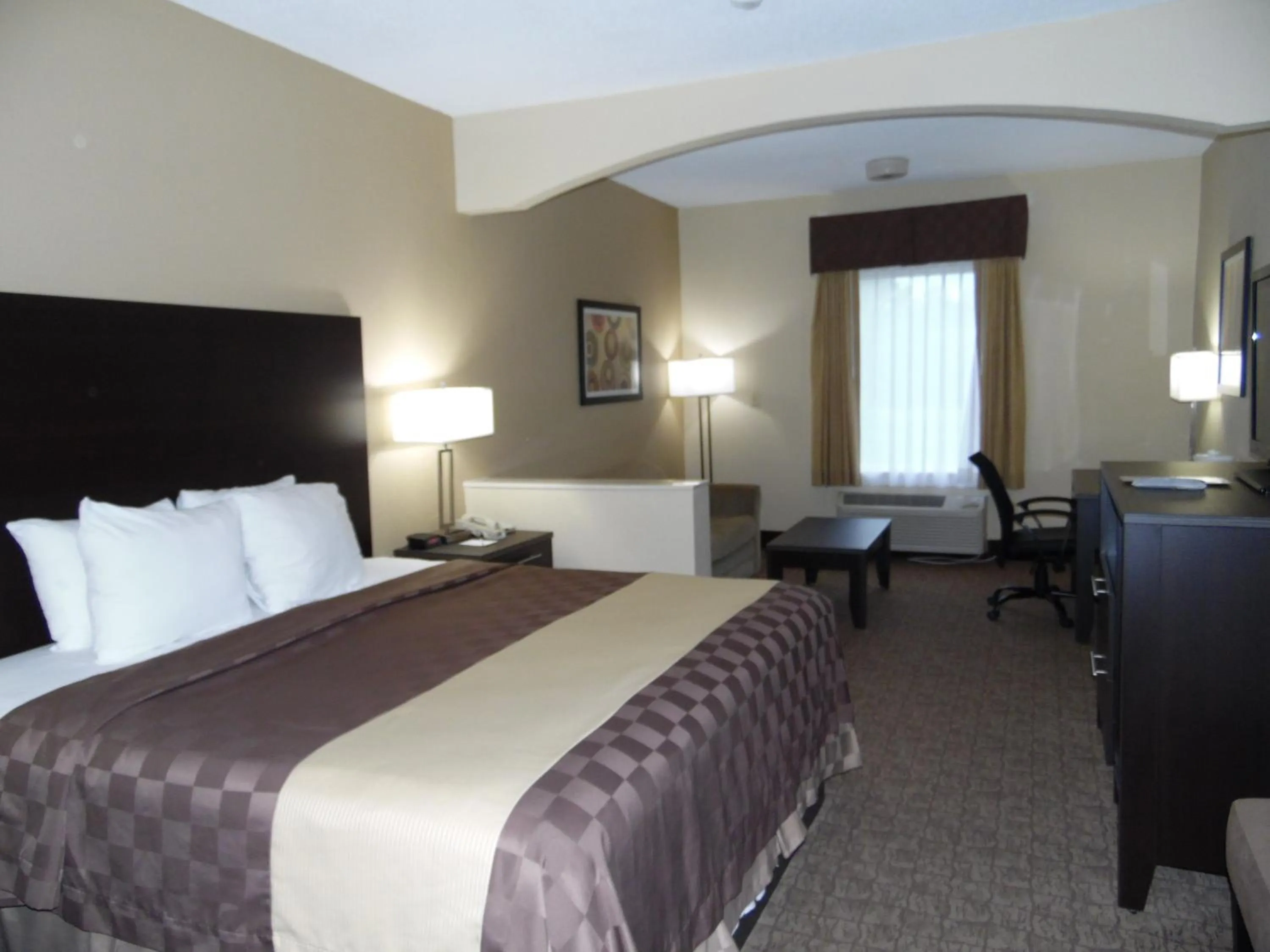 Bedroom, Bed in Best Western Teal Lake Inn