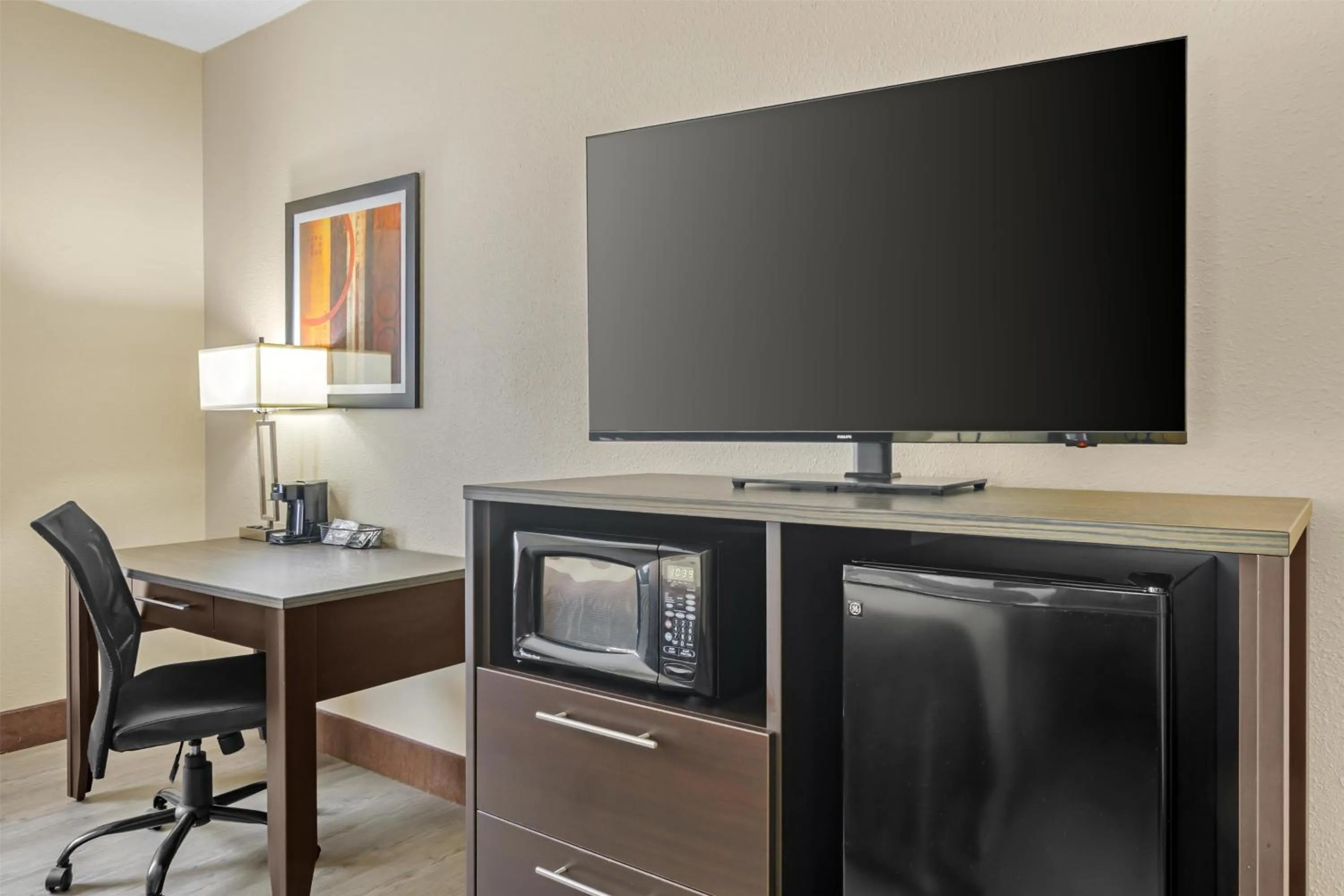 Bedroom in Best Western Teal Lake Inn